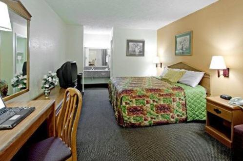 Standard King Room - Non Smoking photo 1