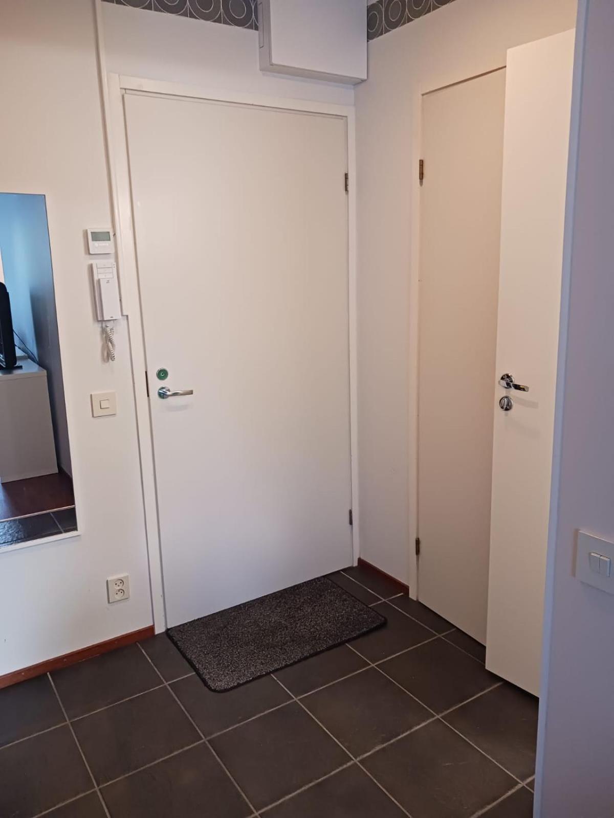 One-Bedroom Apartment photo 3