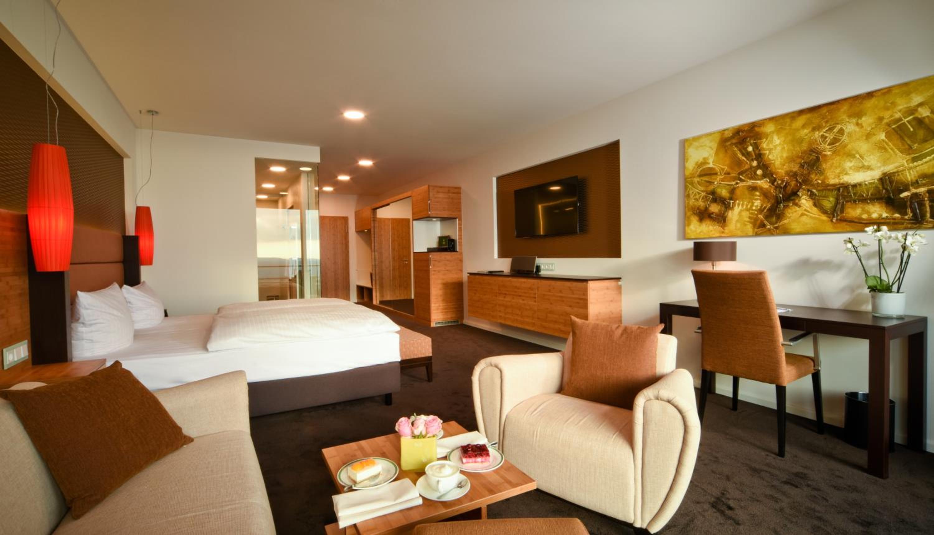 Junior Suite with Lake View - Photo 4