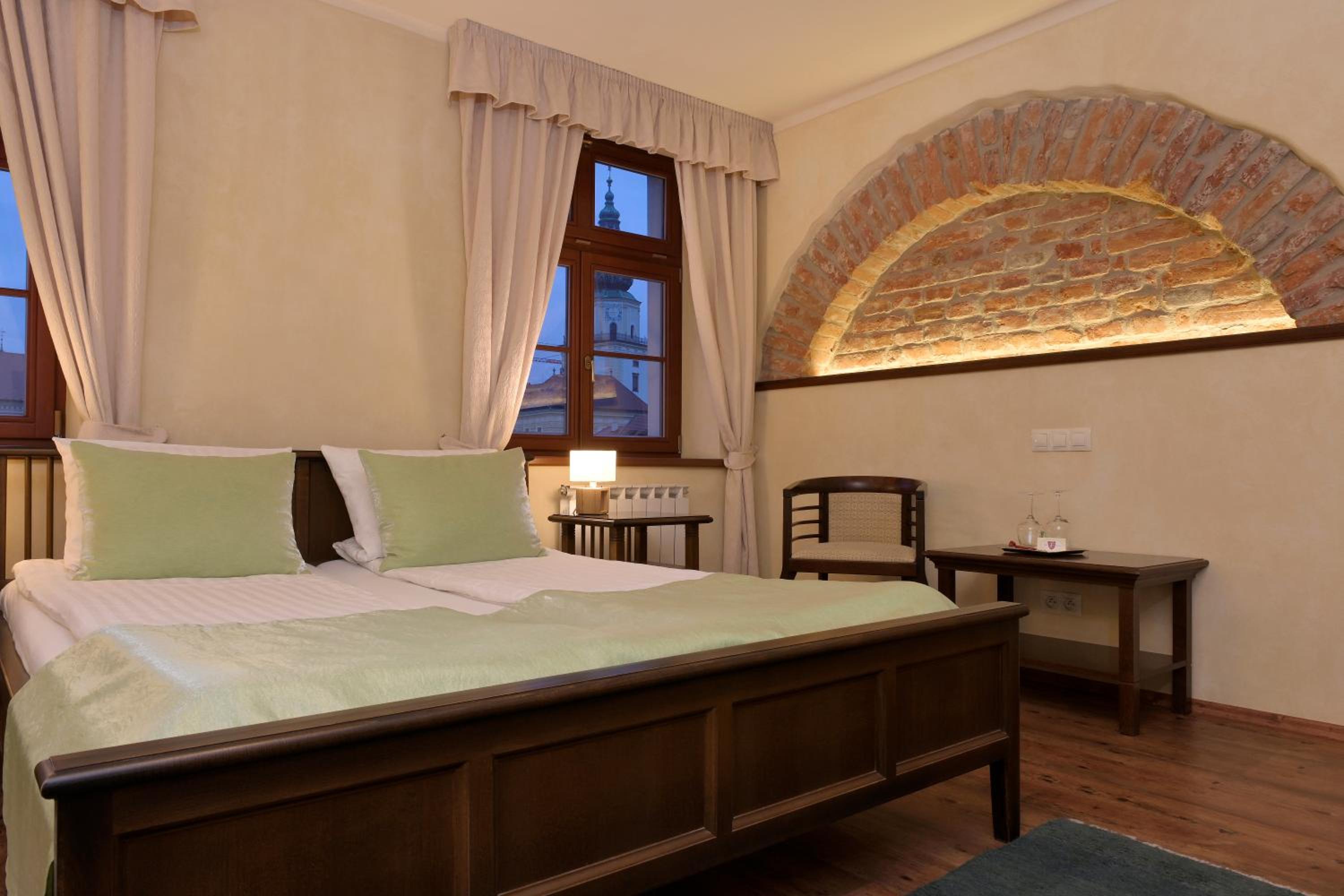 Apartment with Square view - Photo 1