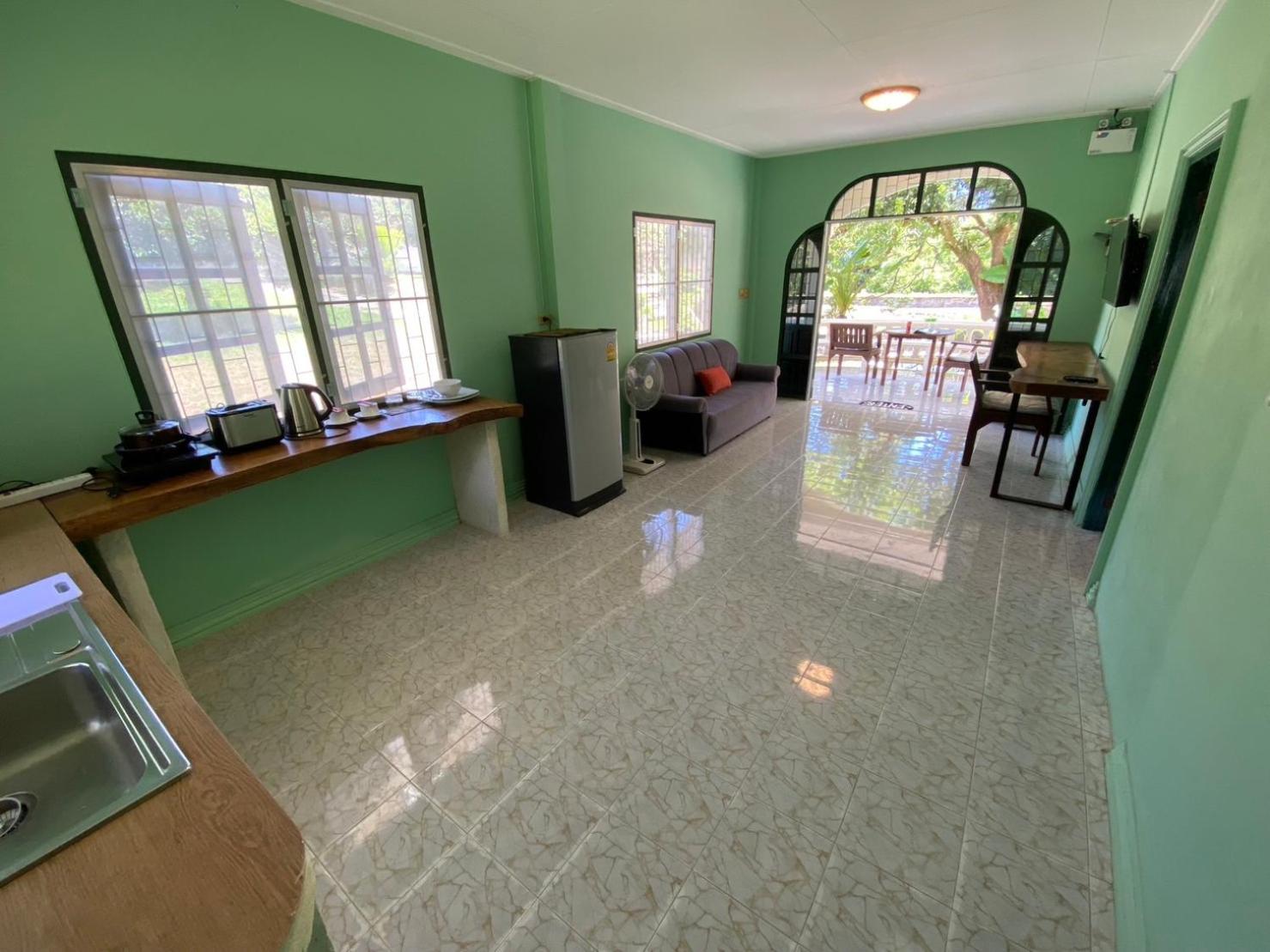 One-Bedroom House photo 2