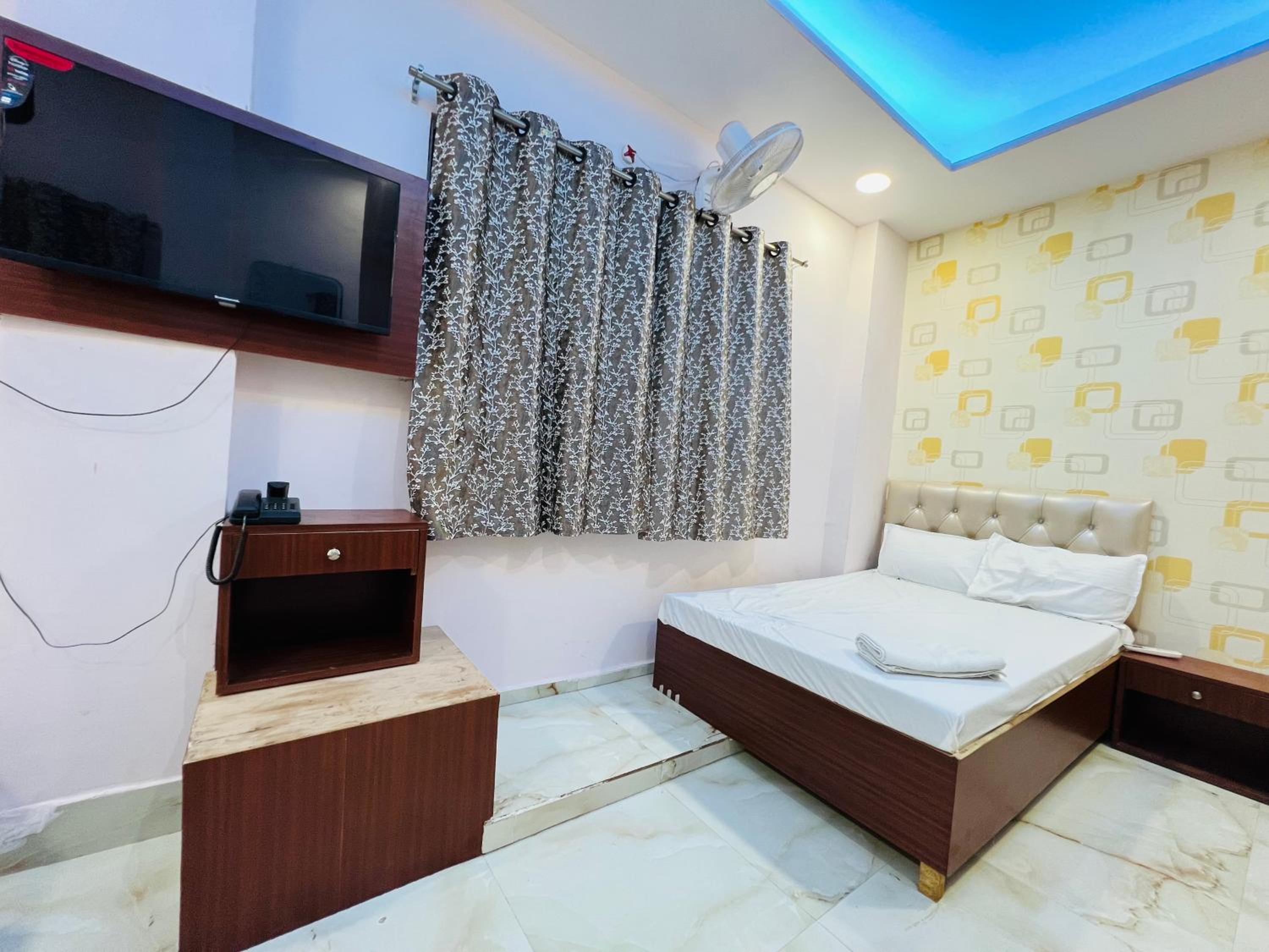 Family Room with Private Bathroom photo 3