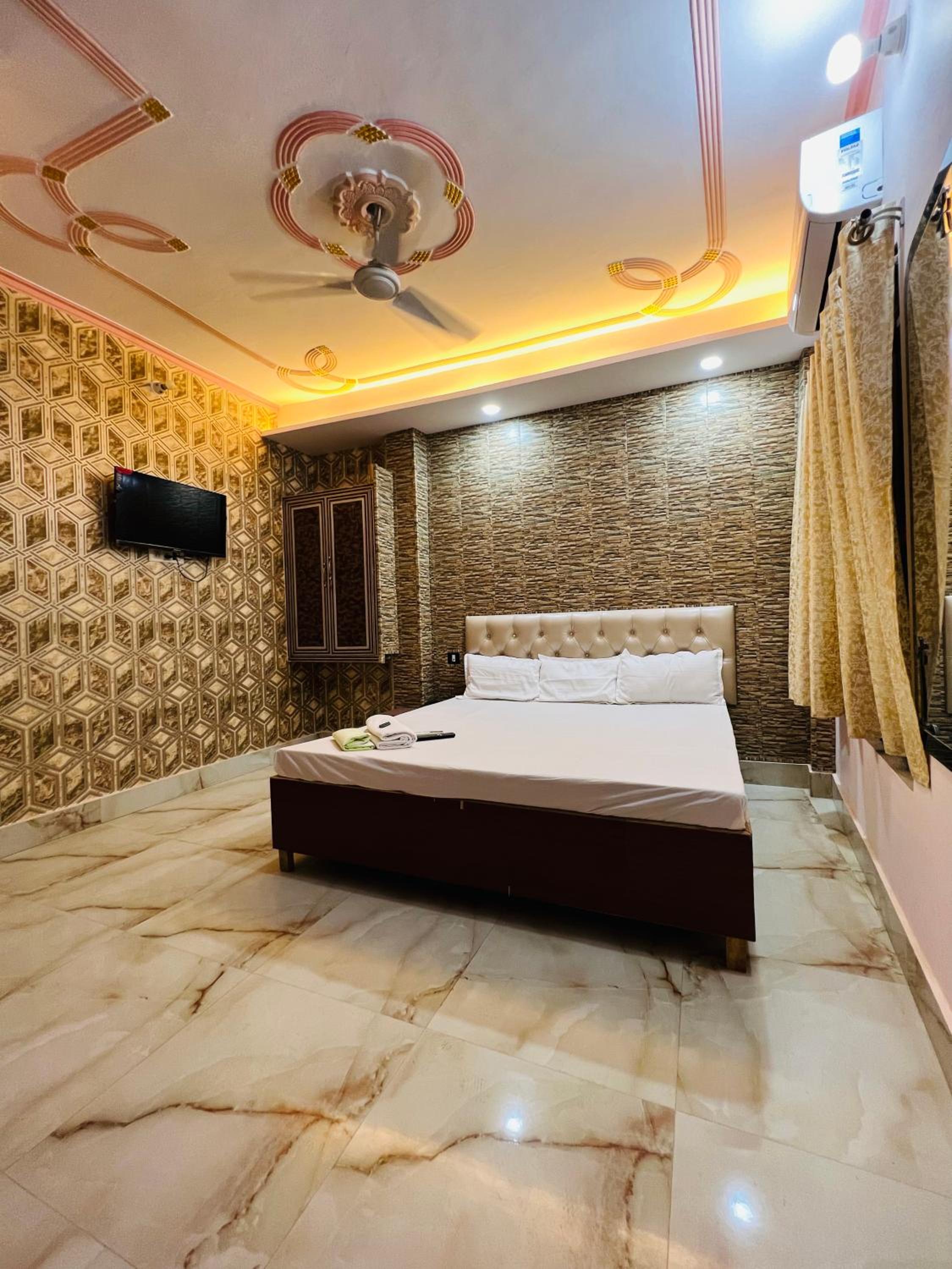 Double Room with Balcony photo 2