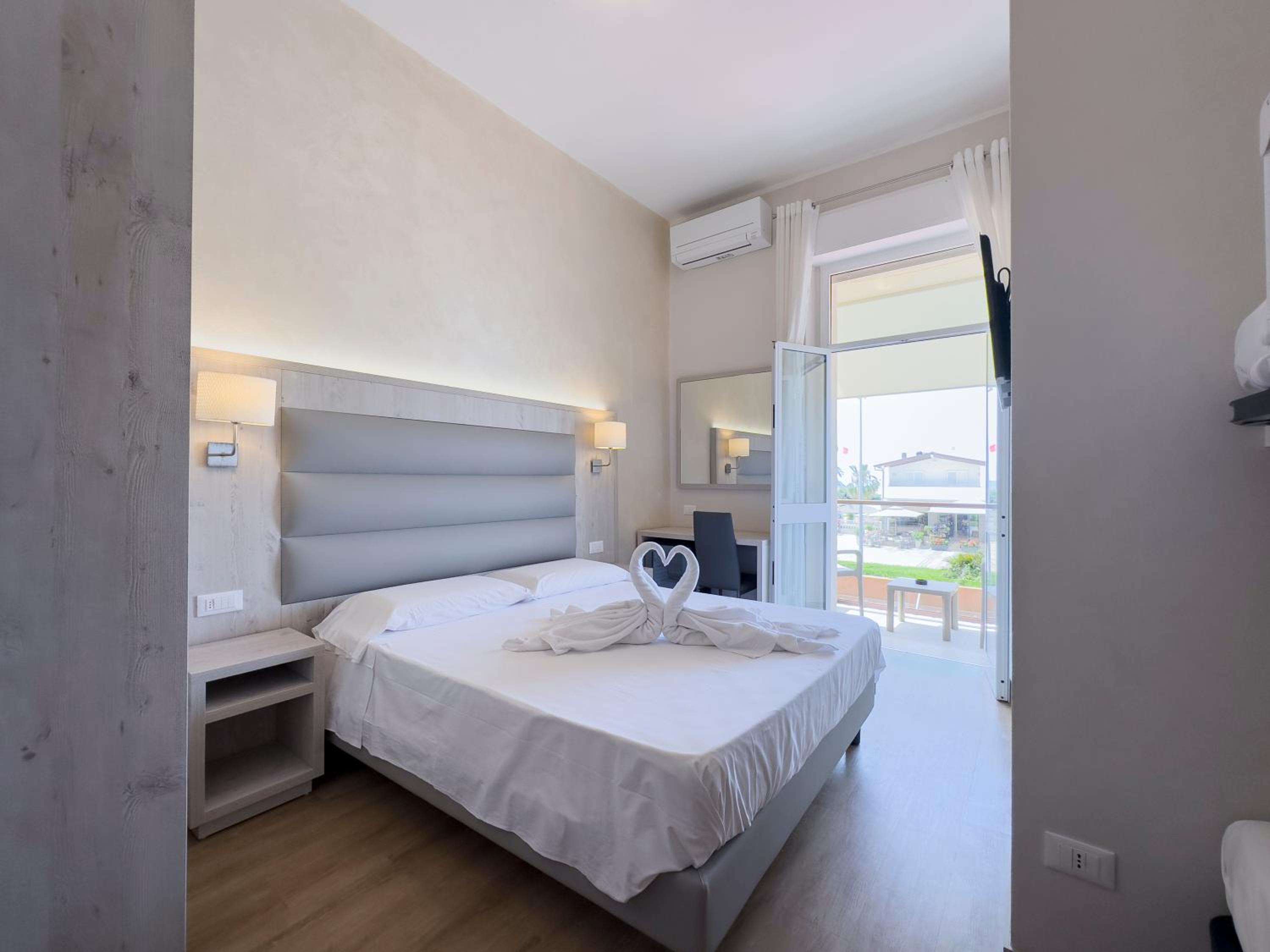 Triple Room with Sea View