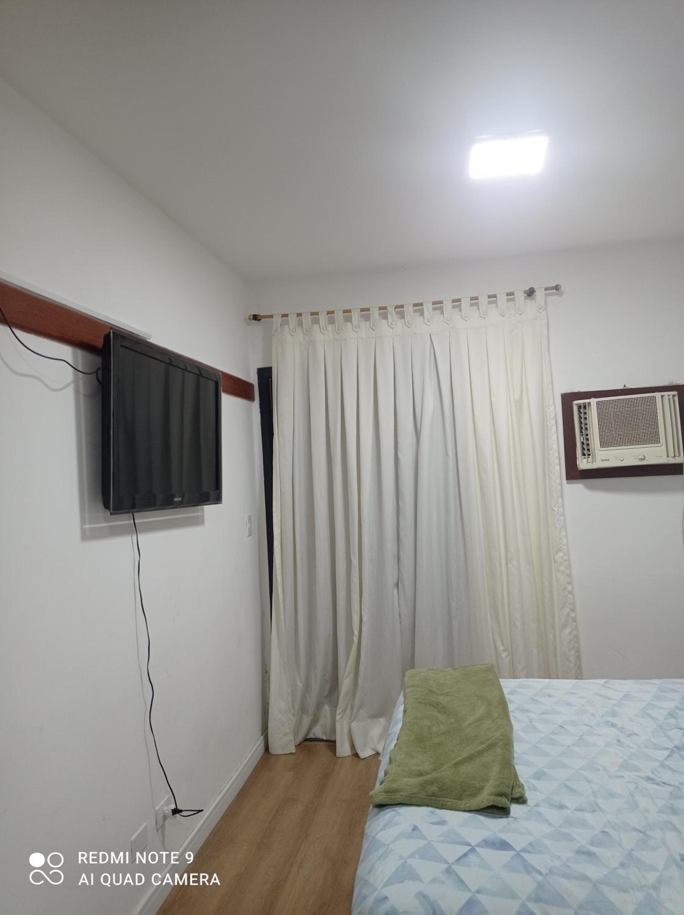 Apartment with Balcony - Photo 5