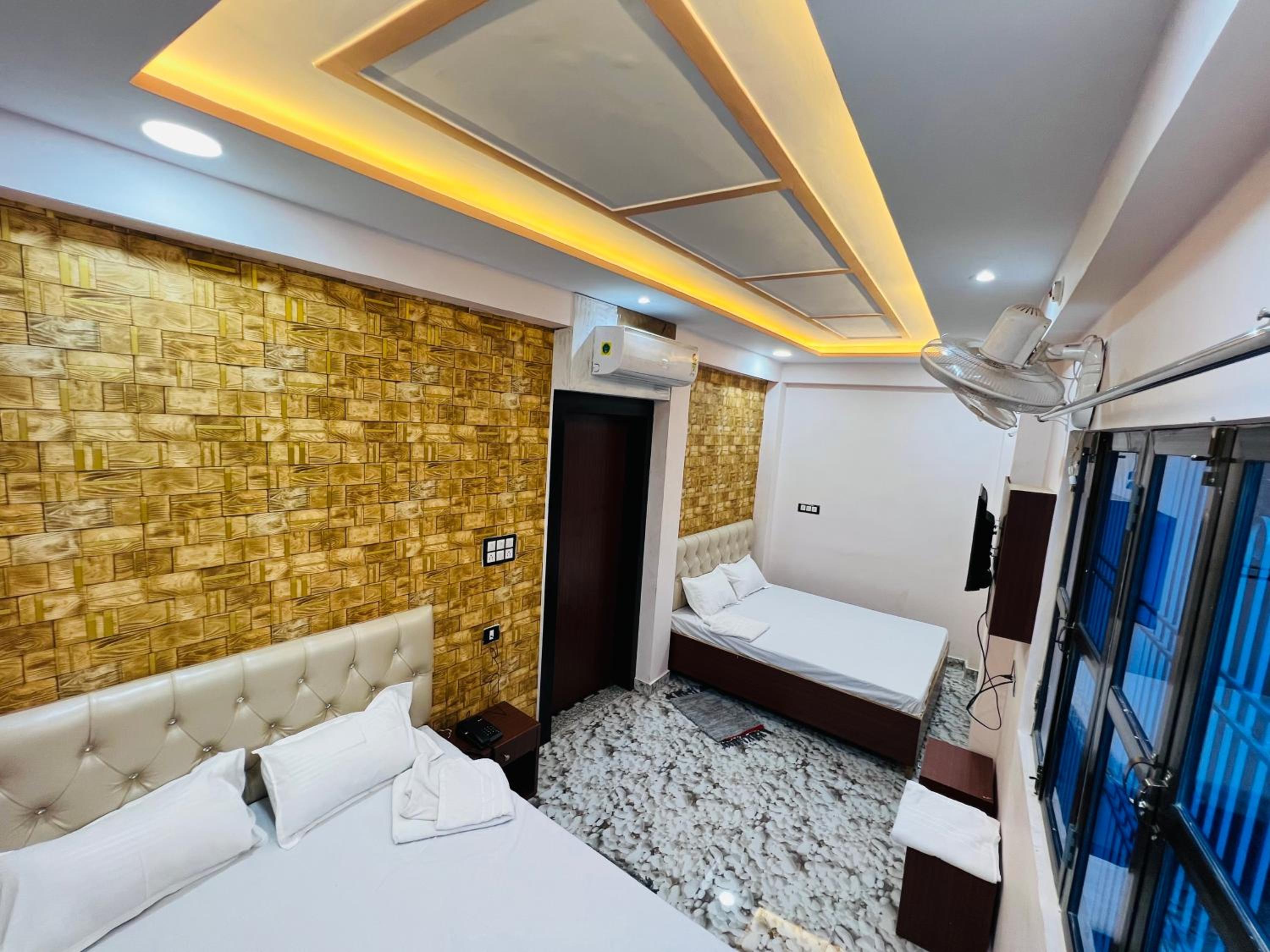 King Room with Two King Beds photo 2
