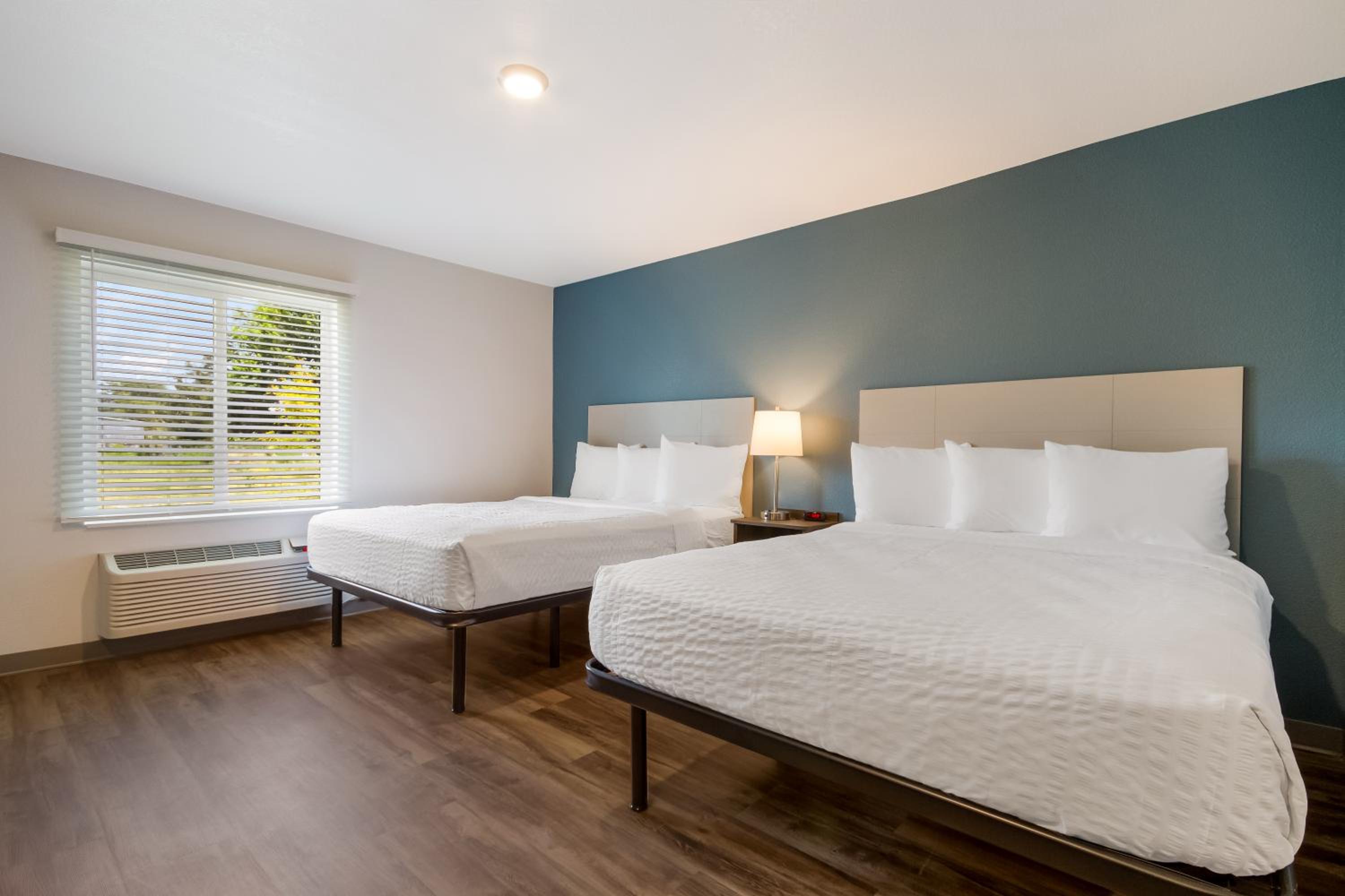Queen Suite with Two Queen Beds - Non Smoking - Photo 2