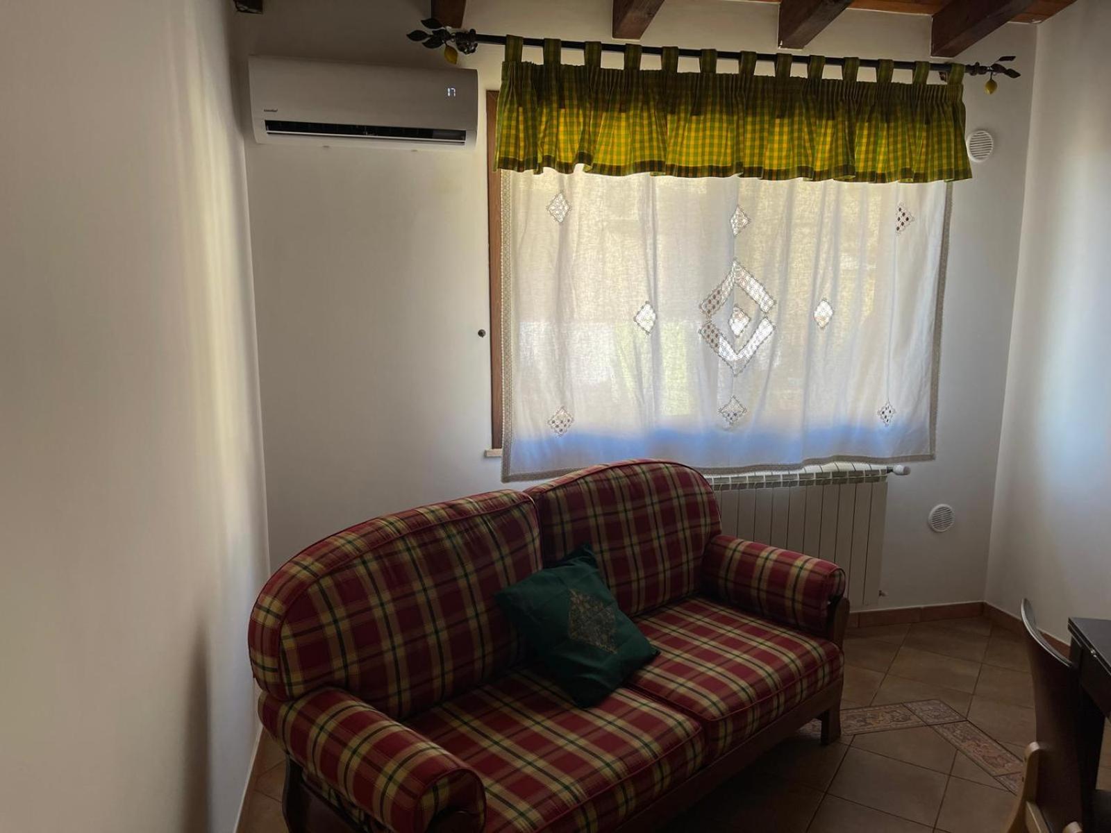 Queen Room with Balcony photo 1