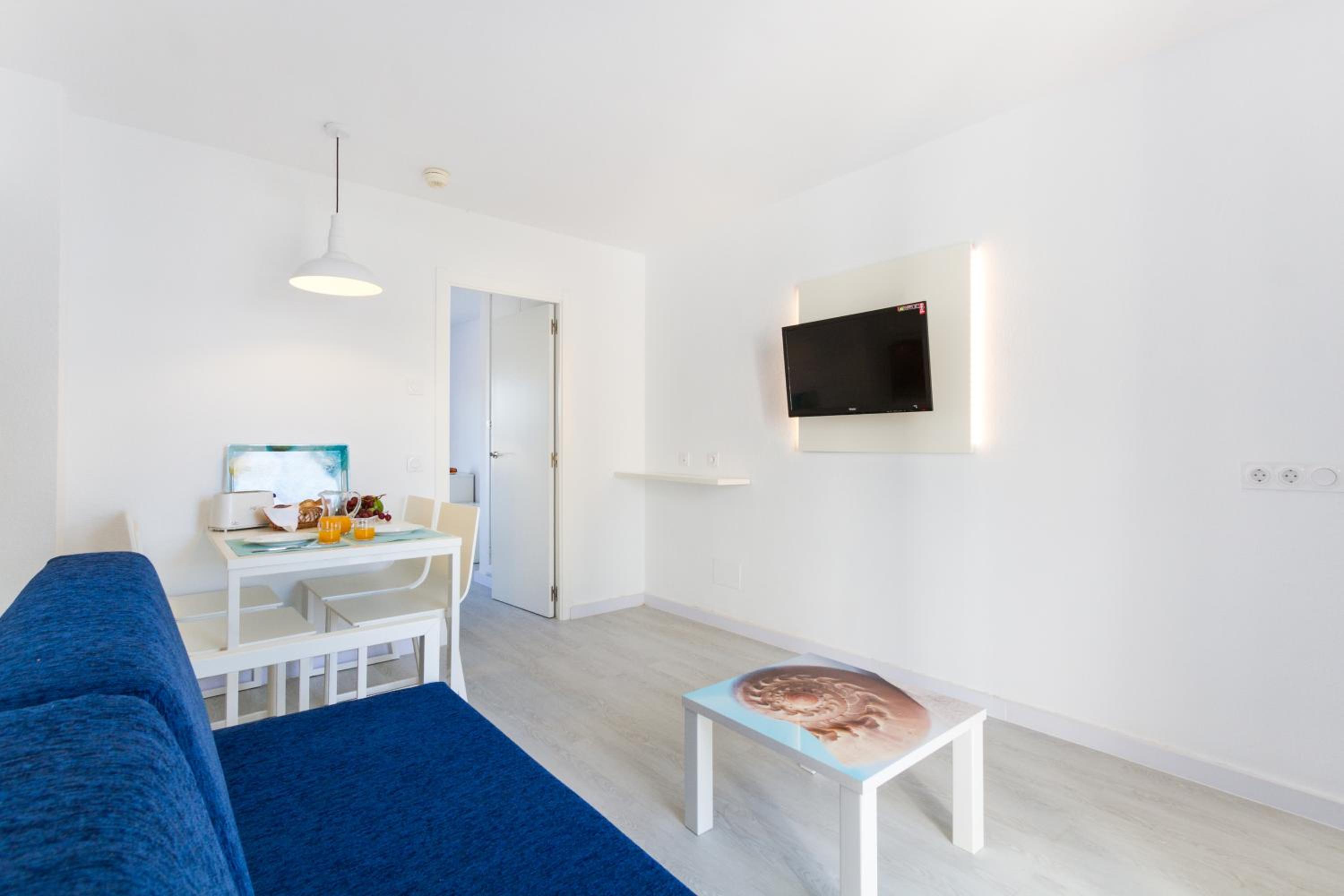 One Bedroom Apartment
