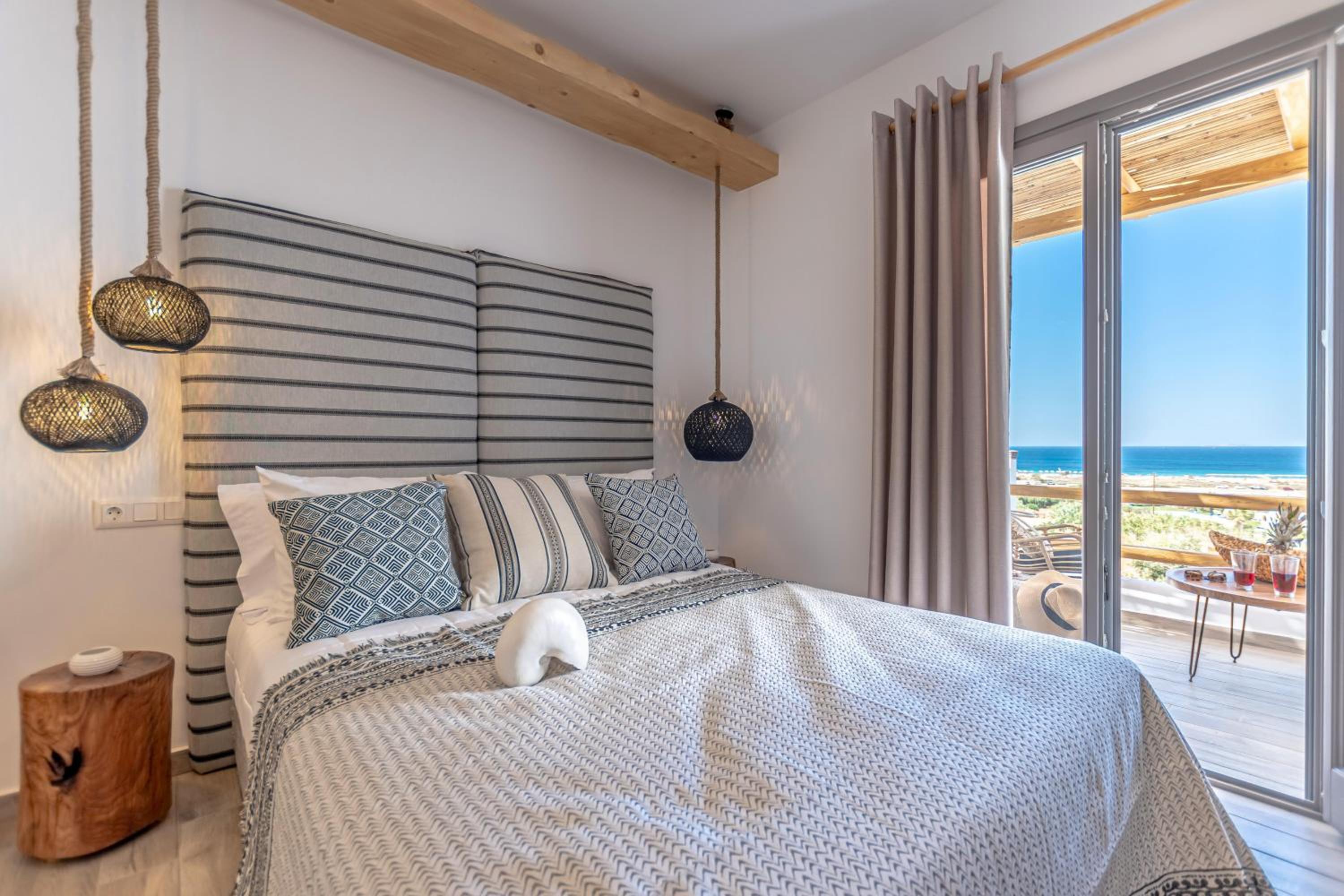 Deluxe Double Room with Balcony and Sea View photo 3