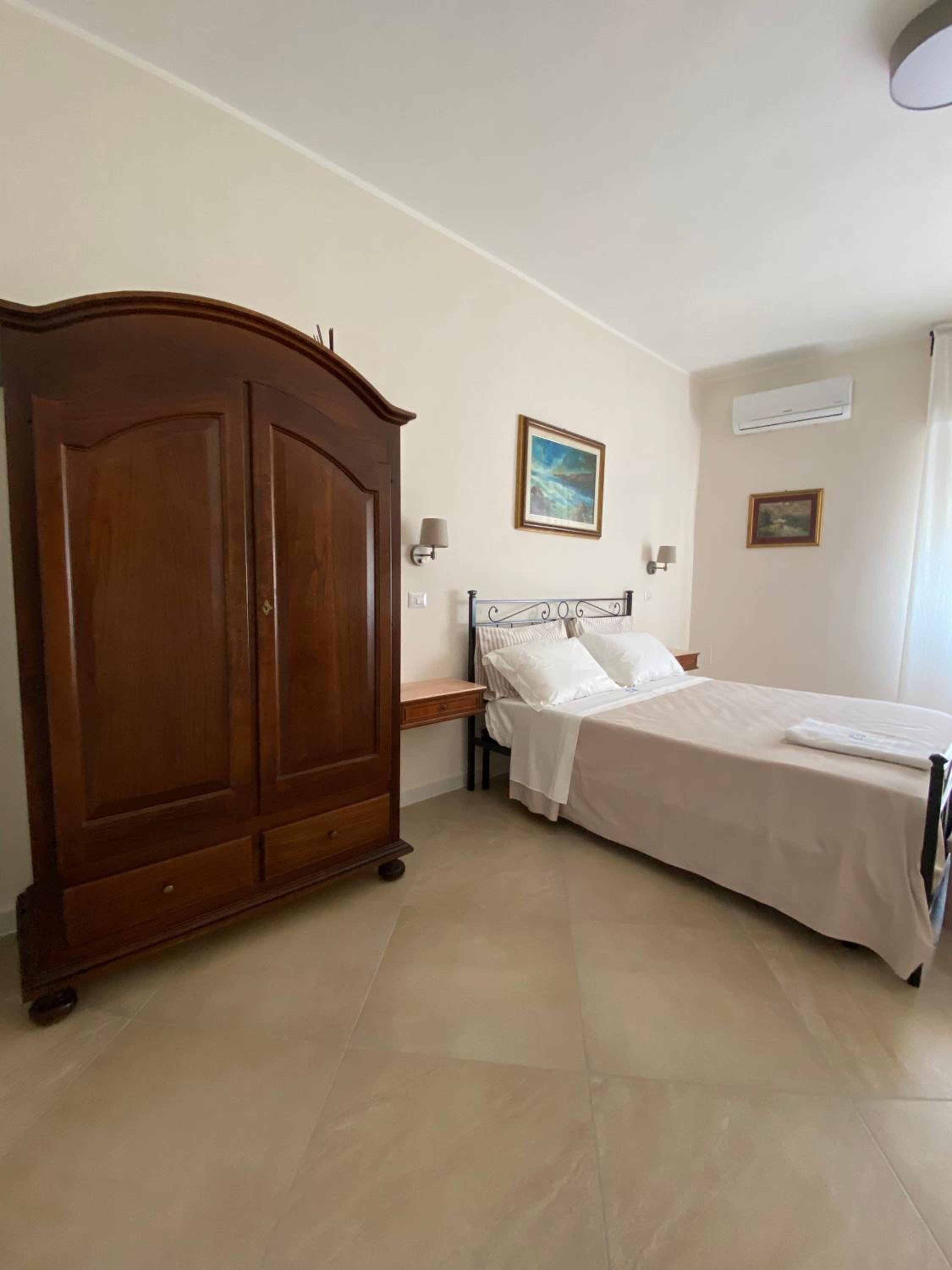 Deluxe Triple Room photo 3