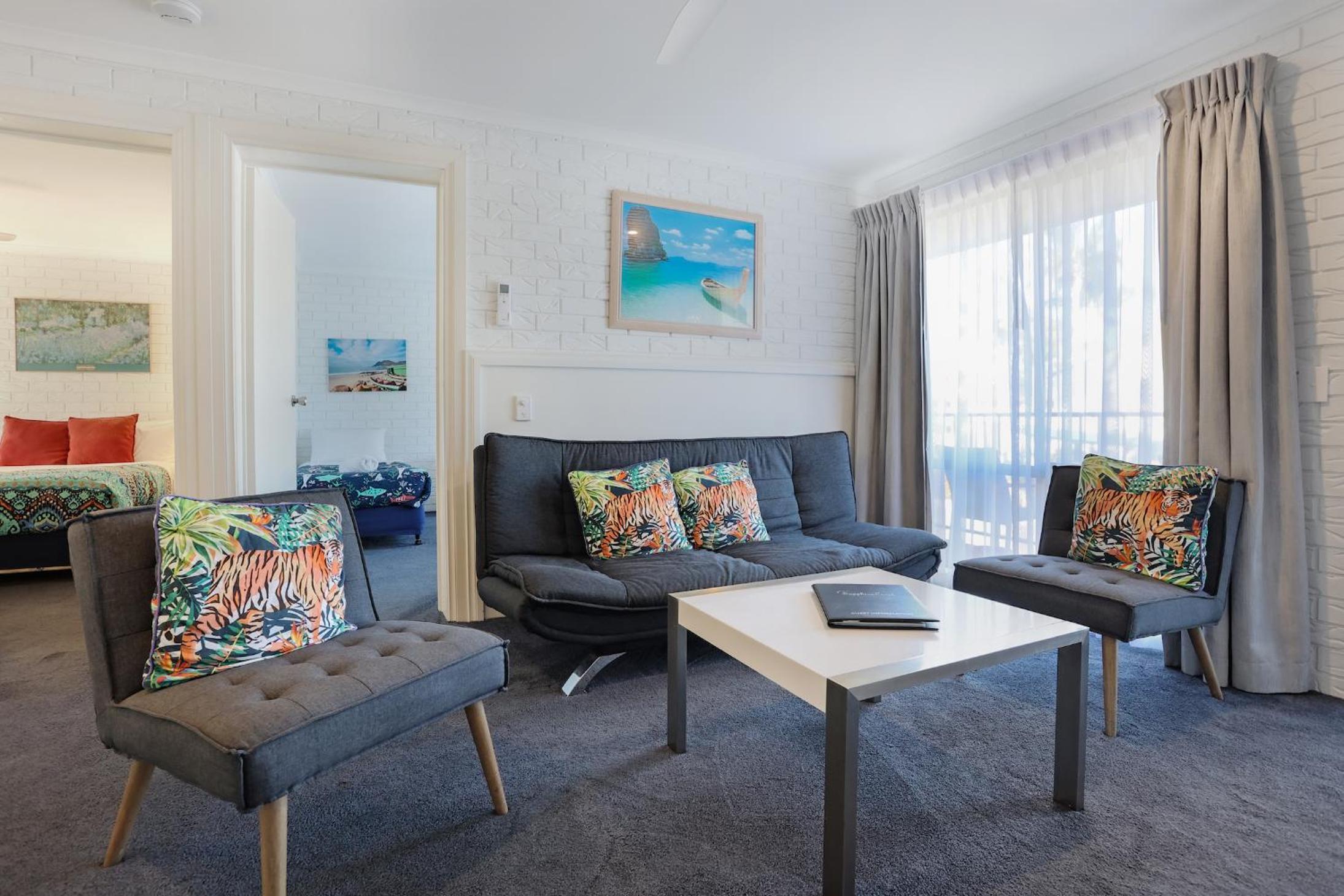 Apartment photo 2