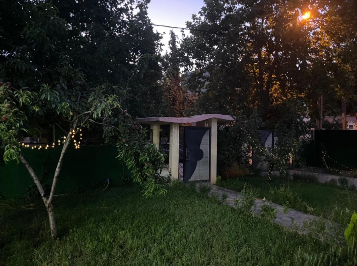 Villa - Photo 2