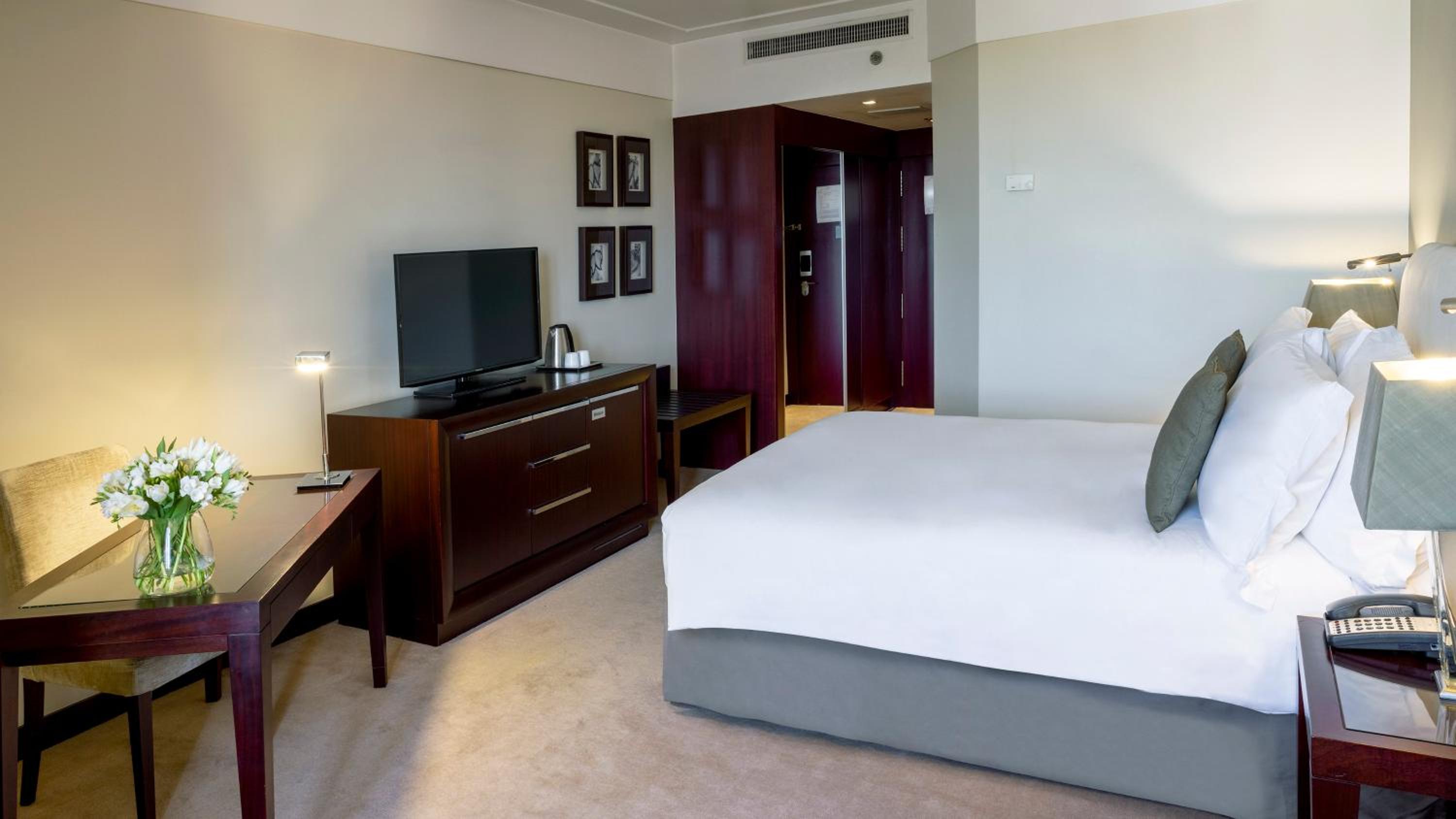 Standard Queen Room - Photo 4