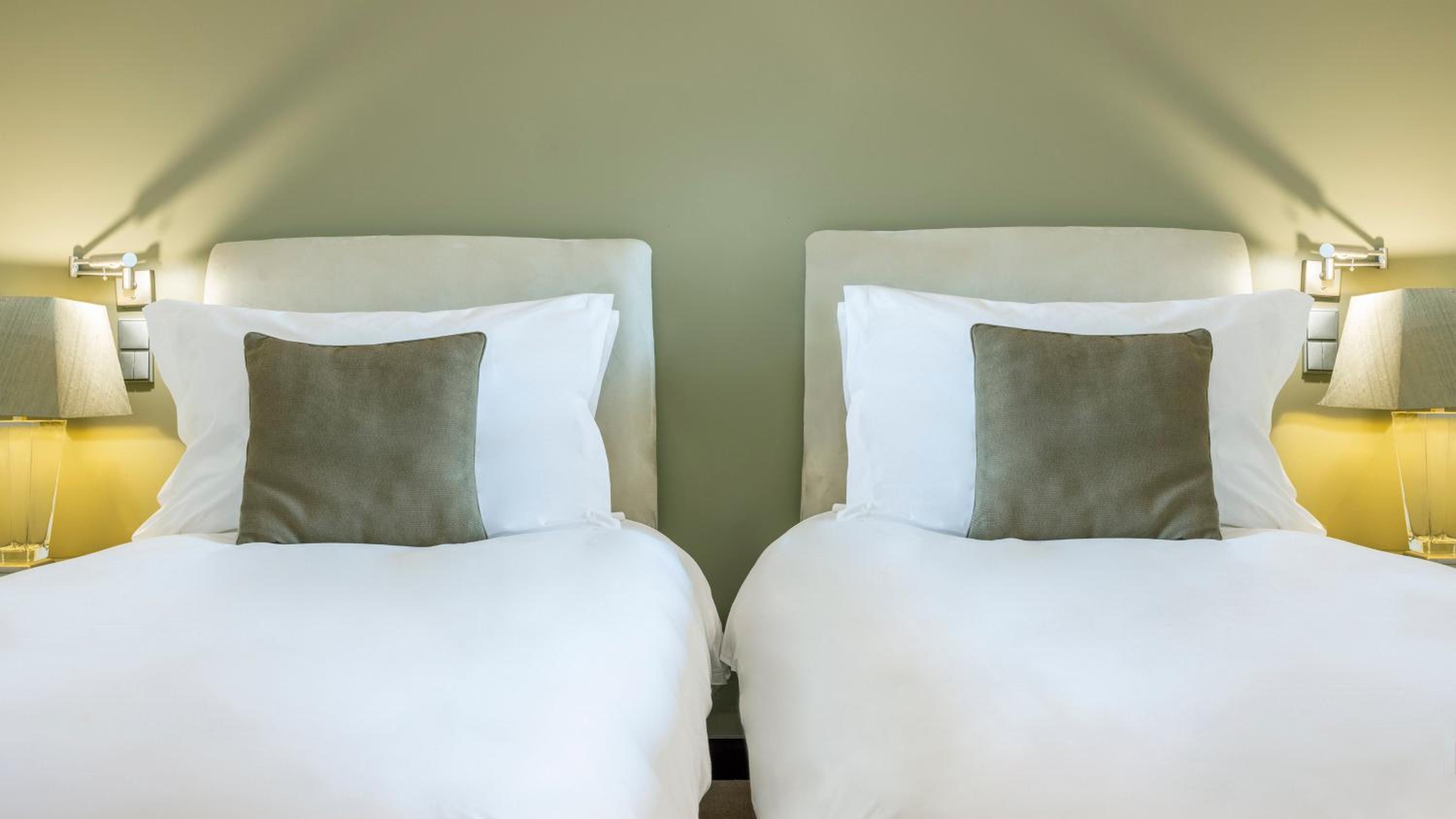 Premium Twin Room with Lounge Access - Photo 4