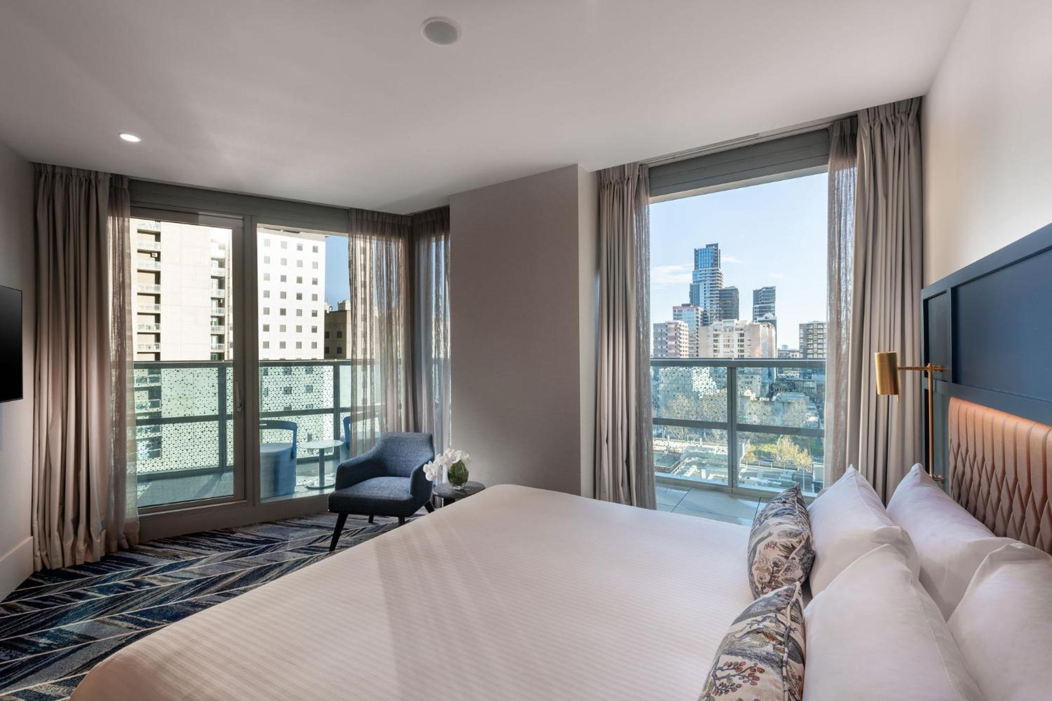 Balcony Suite - Includes Executive Lounge Access
