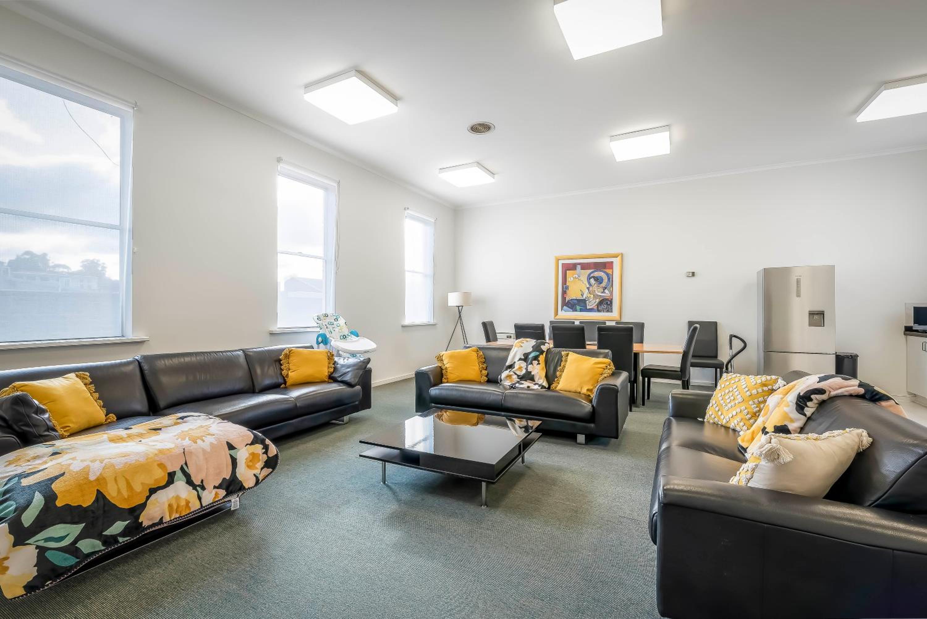 Four-Bedroom House photo 1