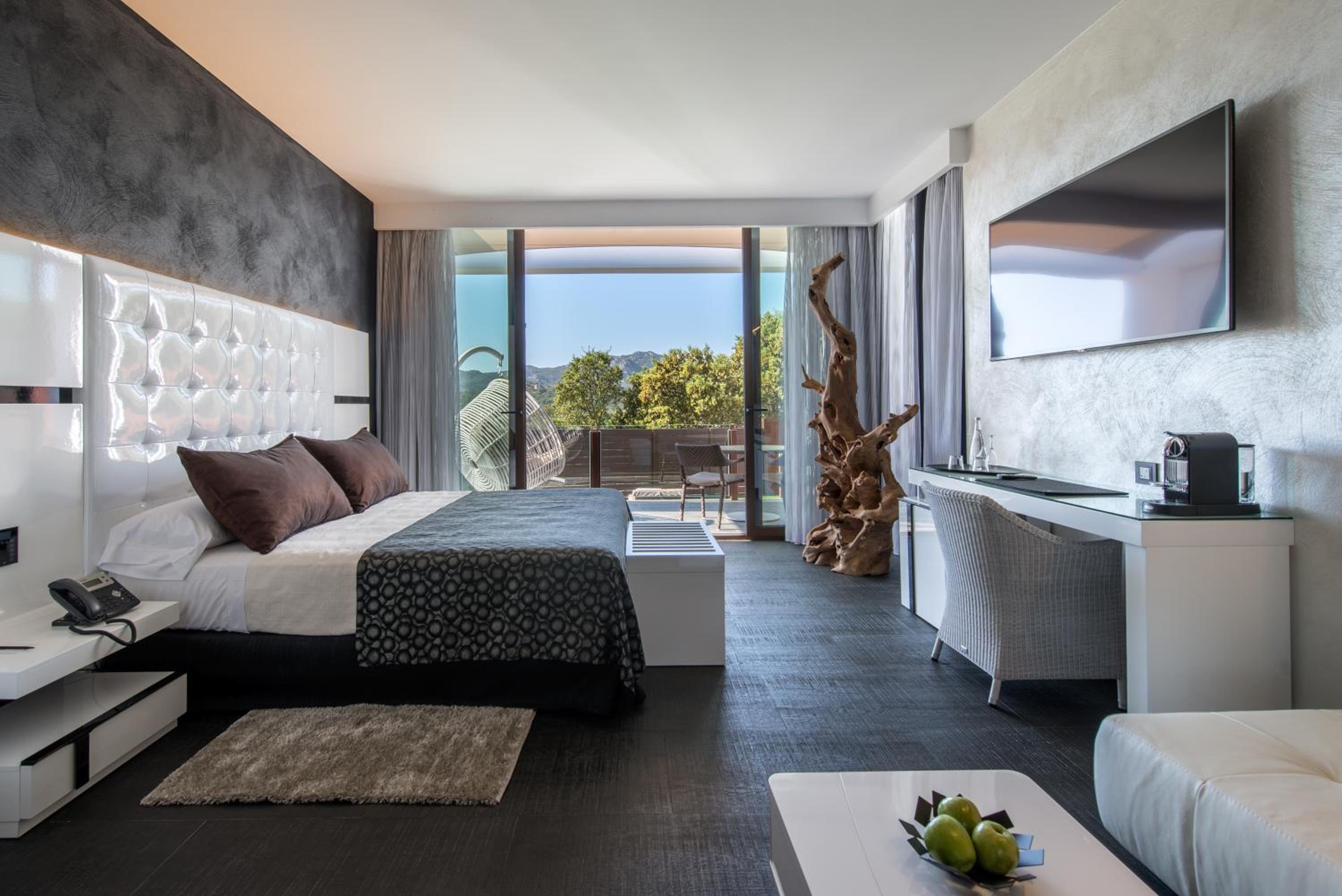 Suite con Jacuzzi y Piscina Exterior Climatizada