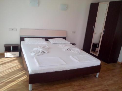 One-Bedroom Apartment with Sea View photo 3