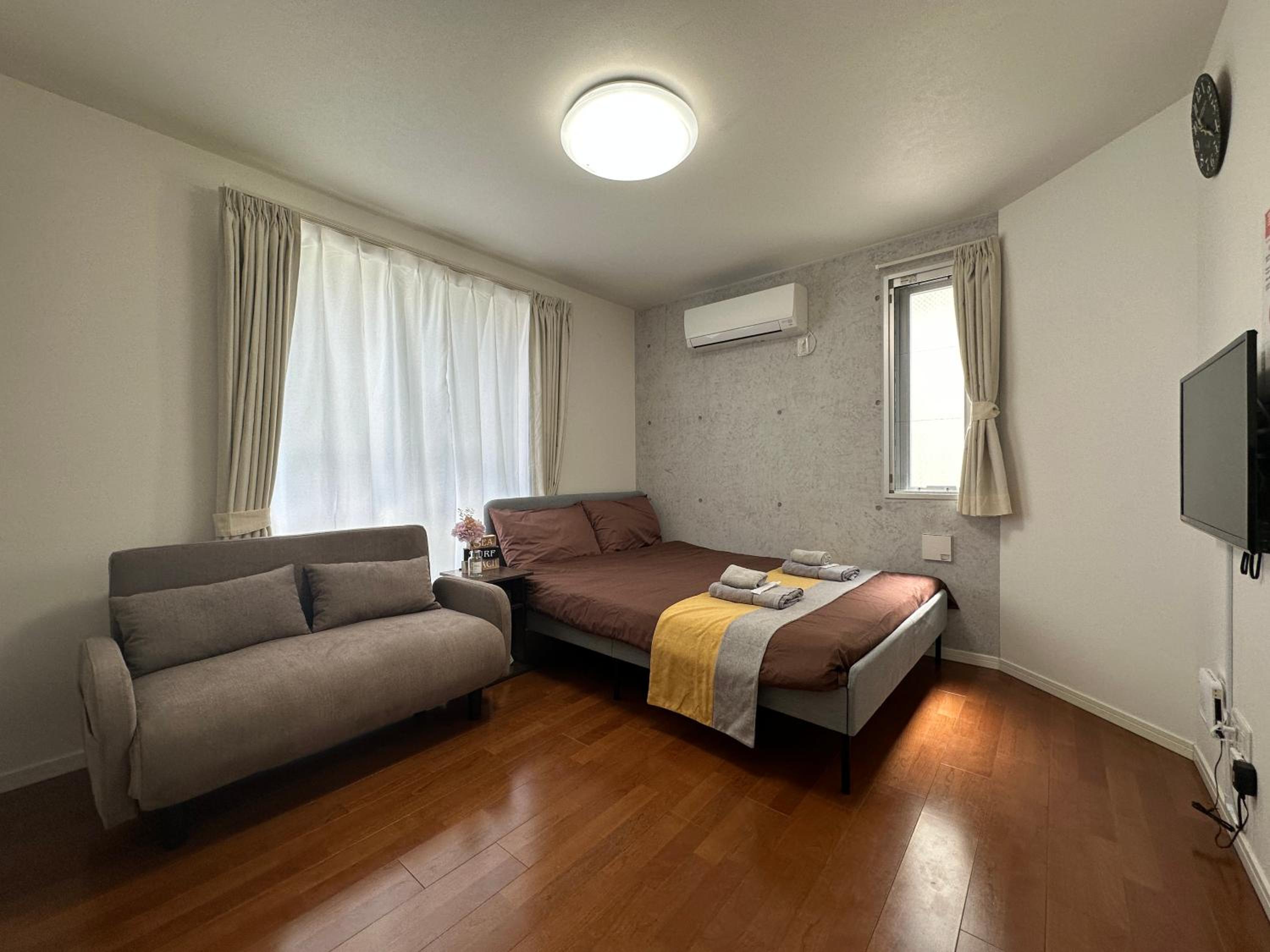 One-Bedroom Apartment photo 1