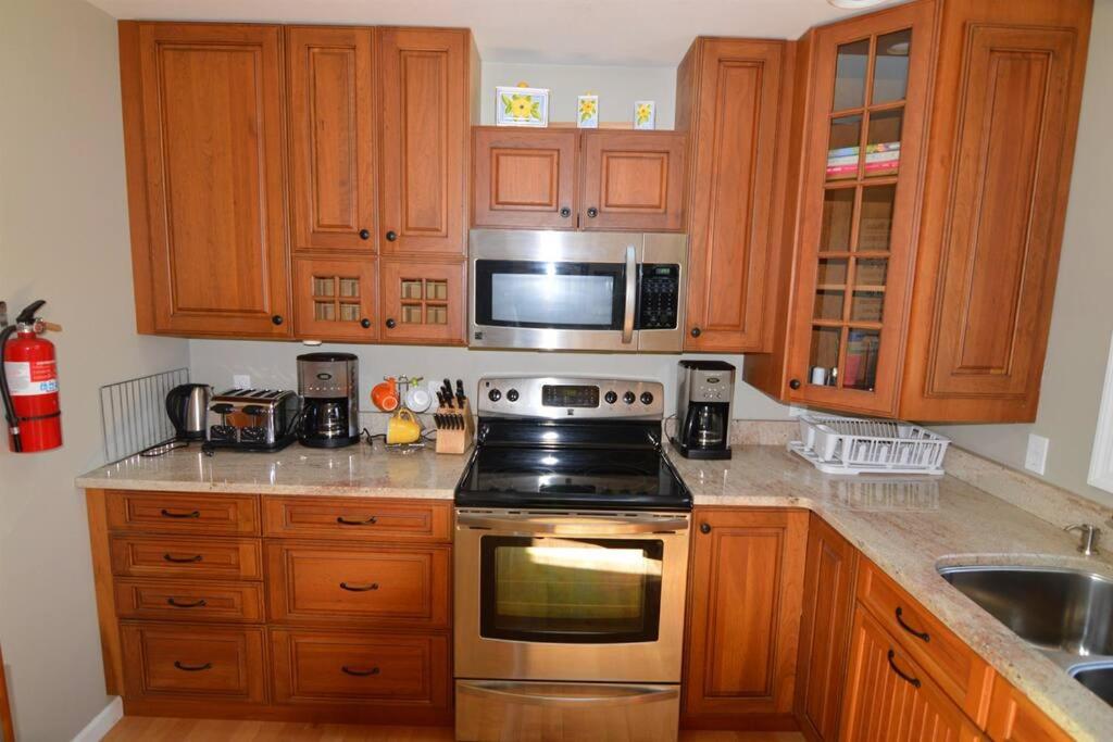 Three-Bedroom House photo 3