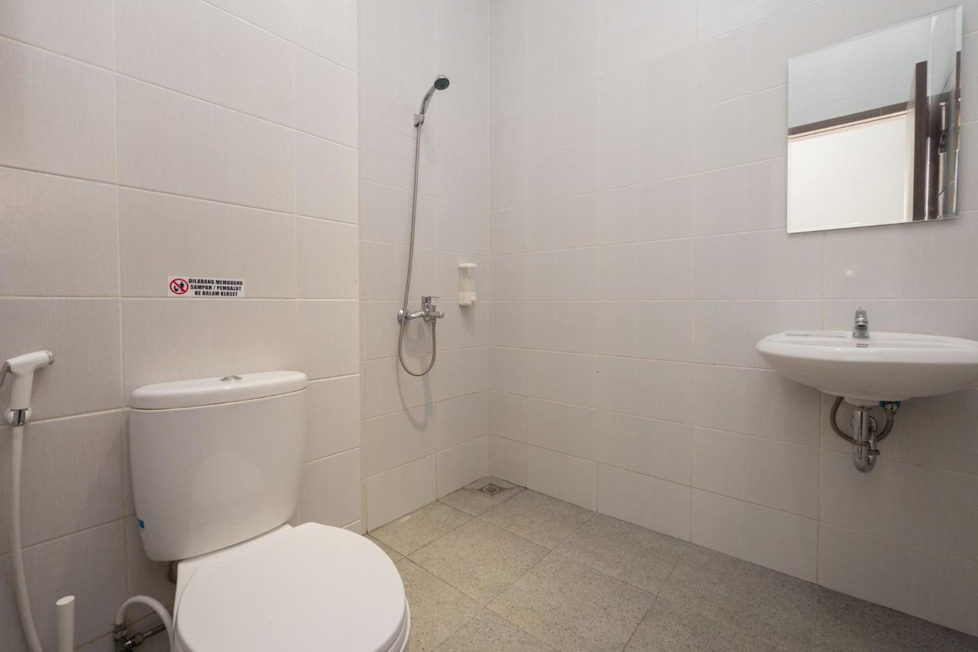 Deluxe Room - Photo 16