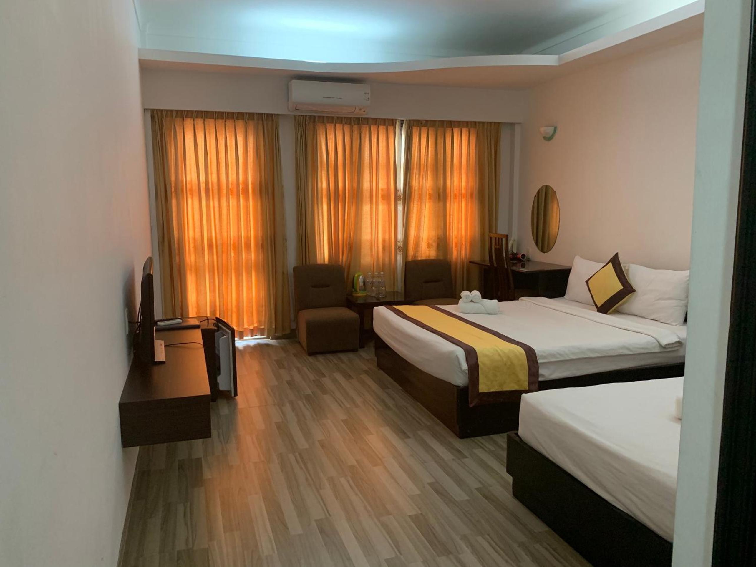 Triple Room with Balcony - Photo 7