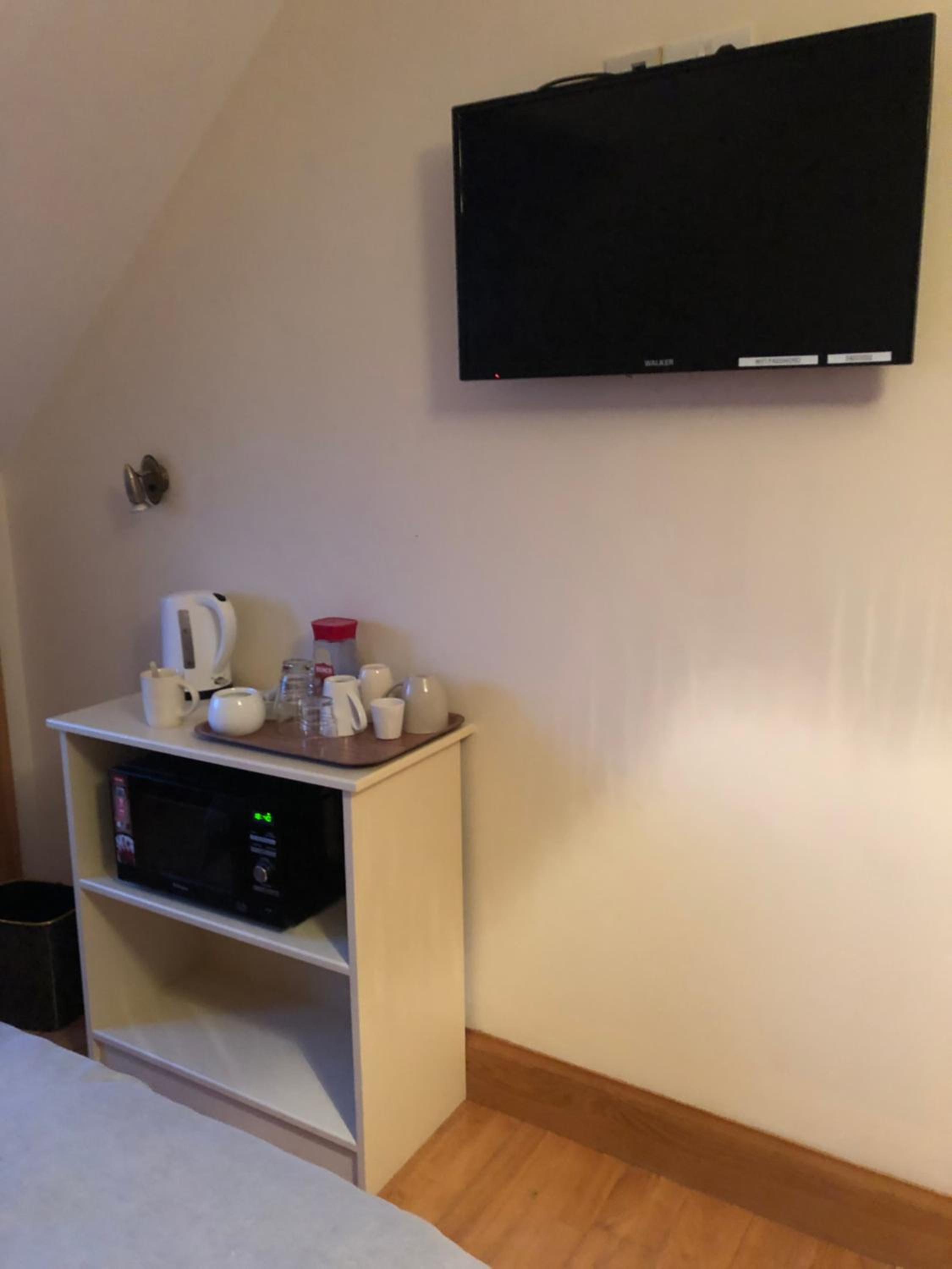 Family Room with Private Bathroom - Photo 1