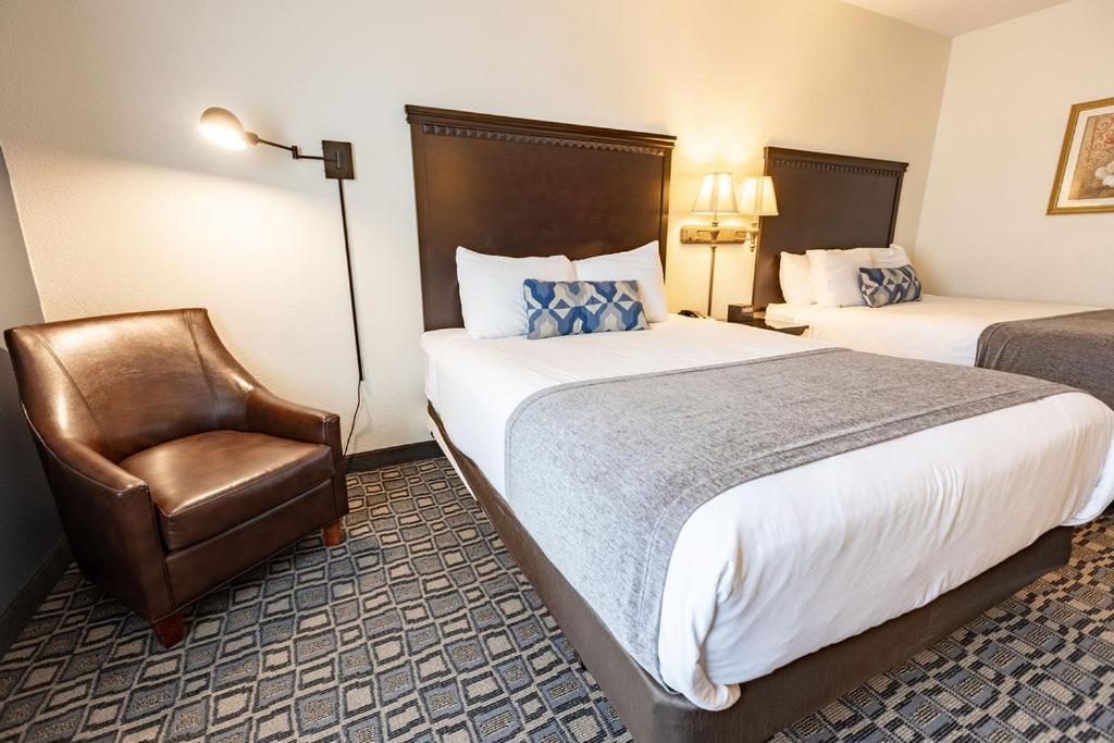 Queen Room with Two Queen Beds - Photo 1