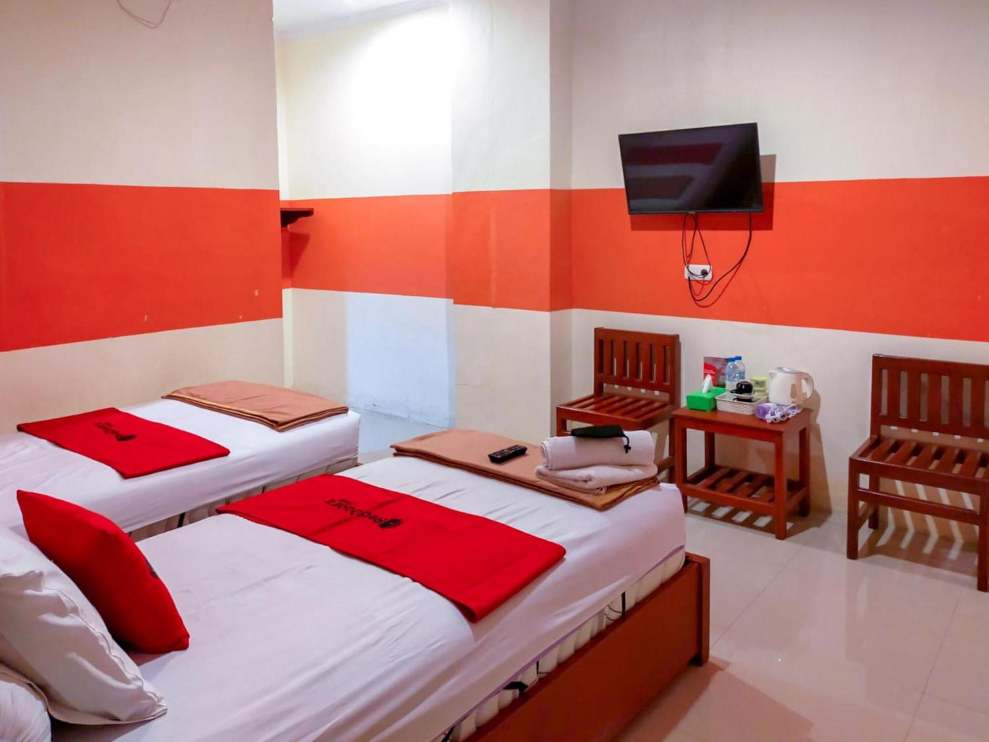 Twin Room - Photo 12