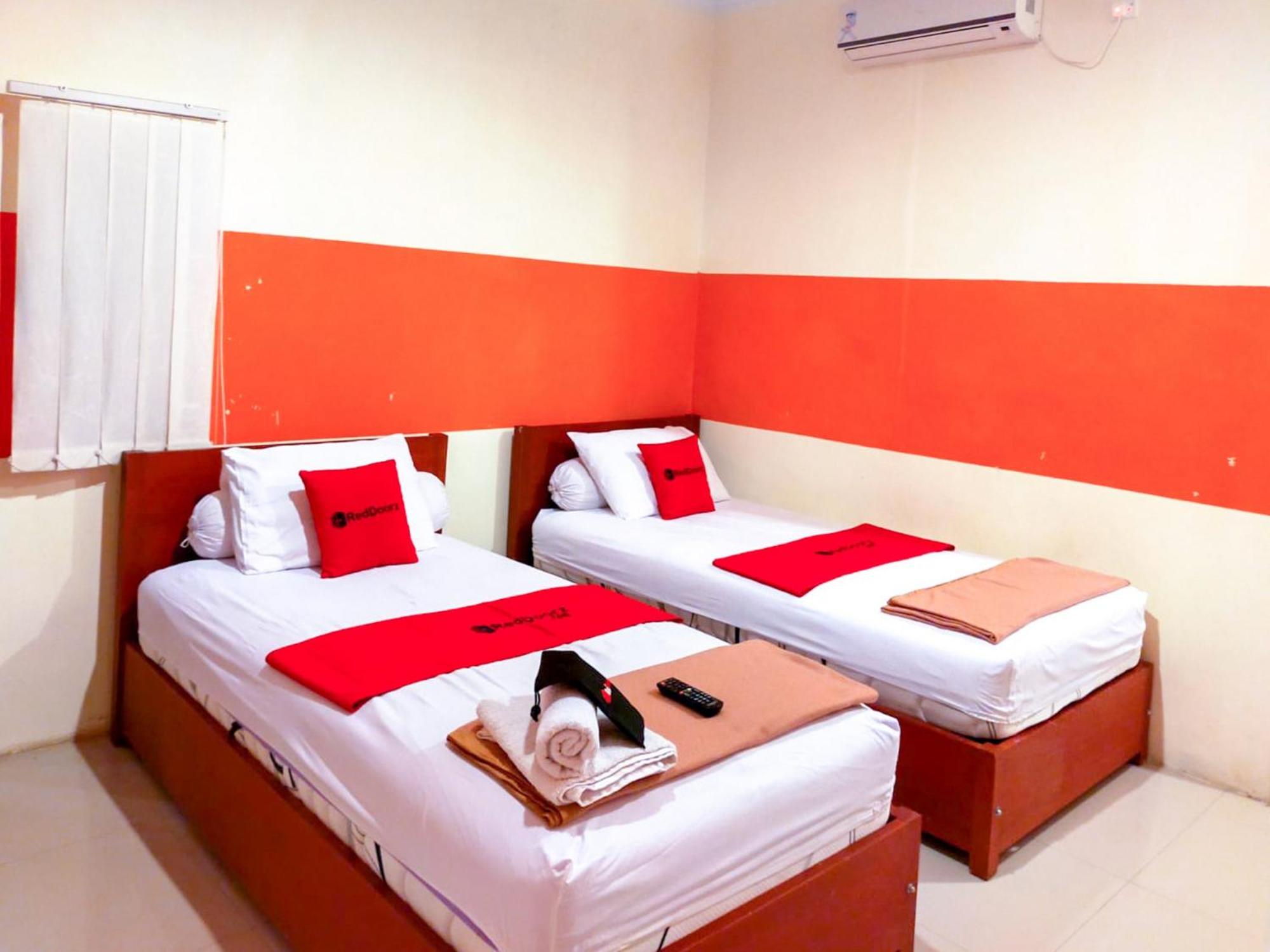 Twin Room - Photo 2