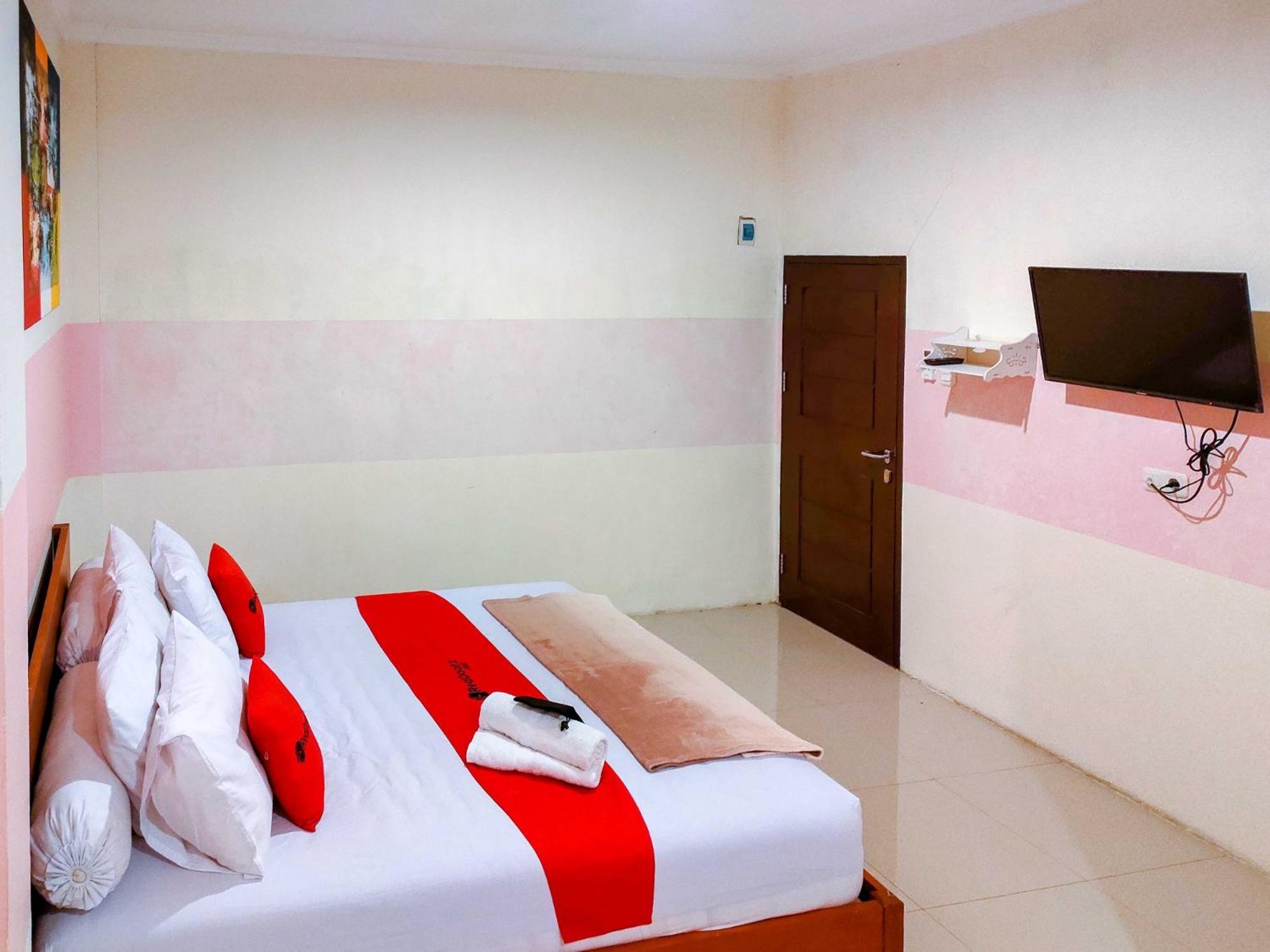 Deluxe Room - Photo 4
