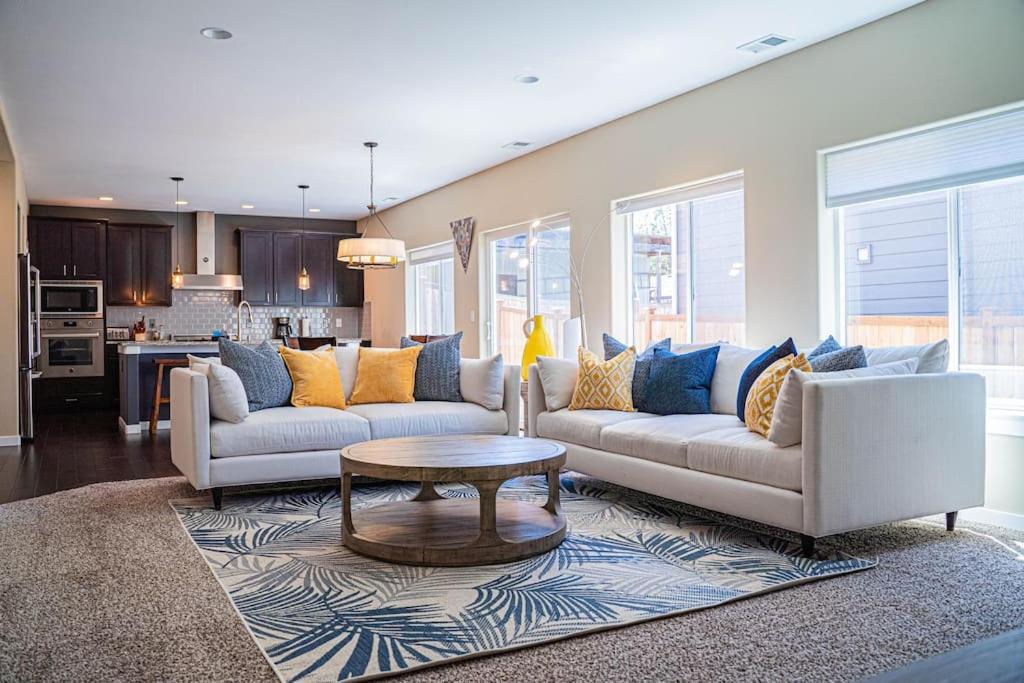 Family Room photo 1