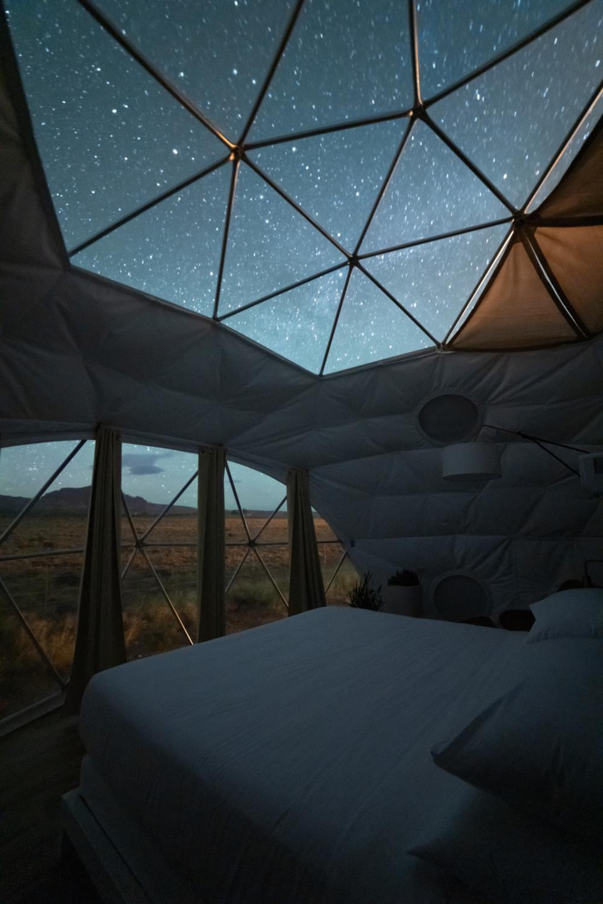 Premium King Tent with Skylight