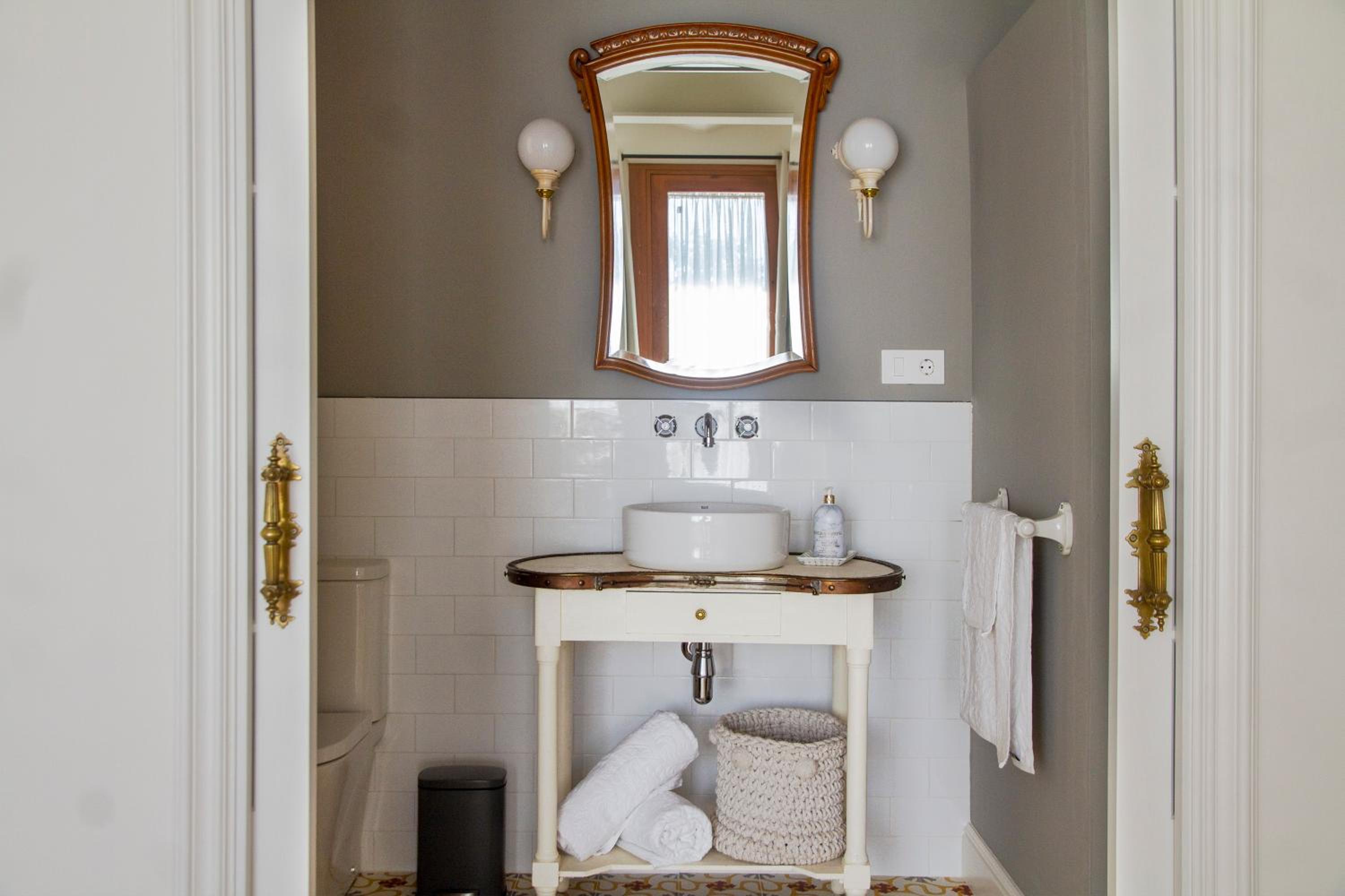 Double Room with Private Bathroom - Photo 6