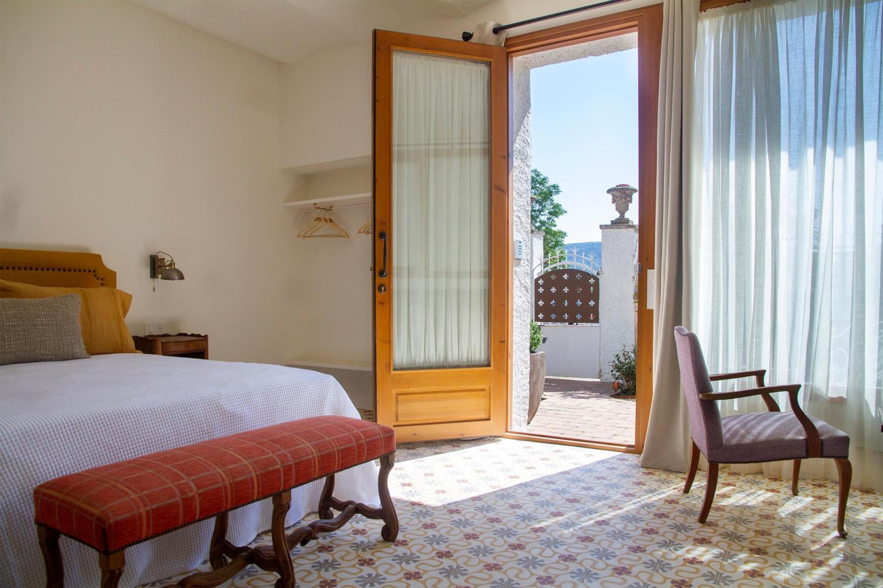 Double Room with Private Bathroom - Photo 1