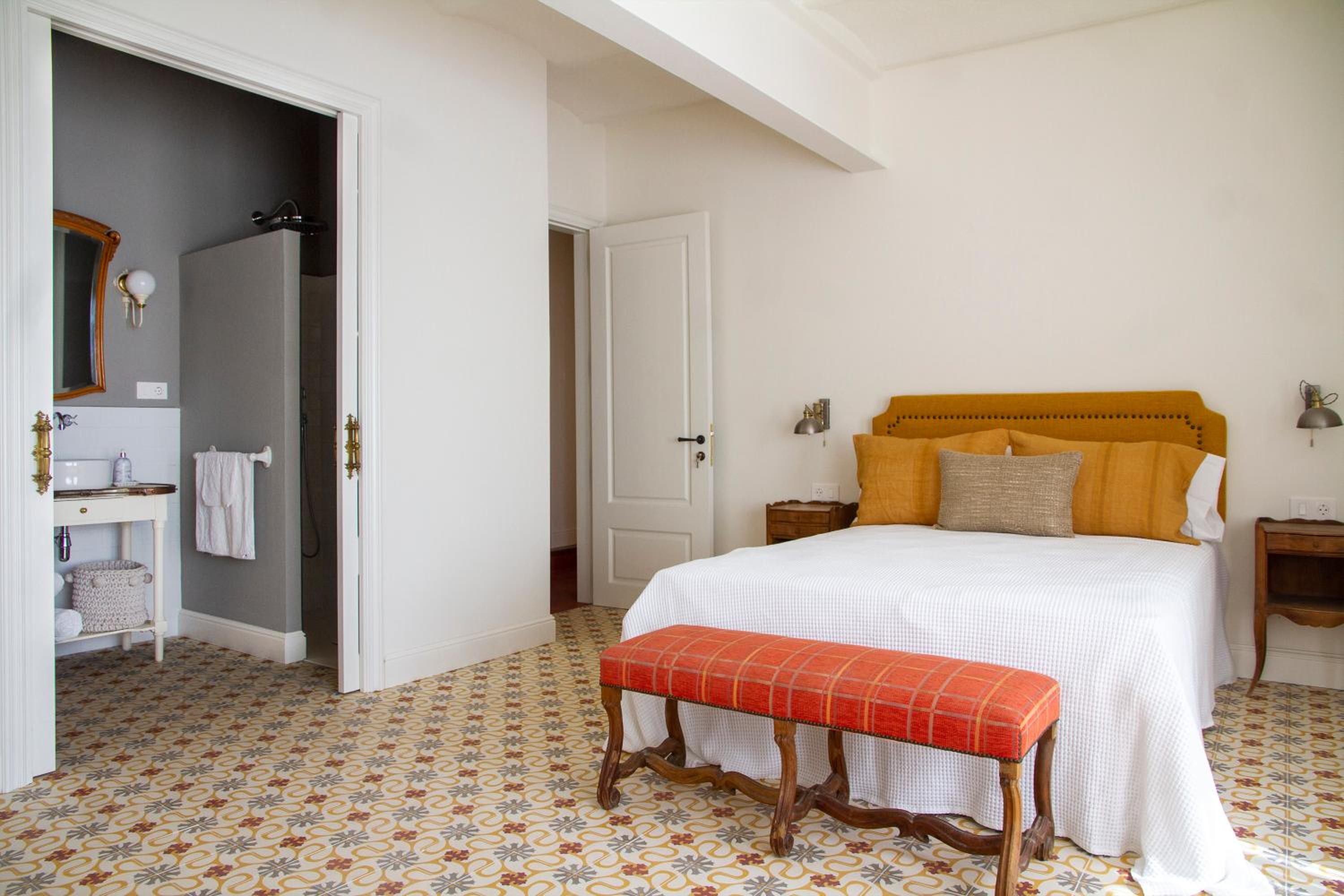 Double Room with Private Bathroom - Photo 7