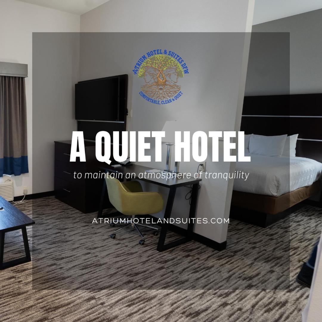 Queen Room with Two Queen Beds - Photo 9