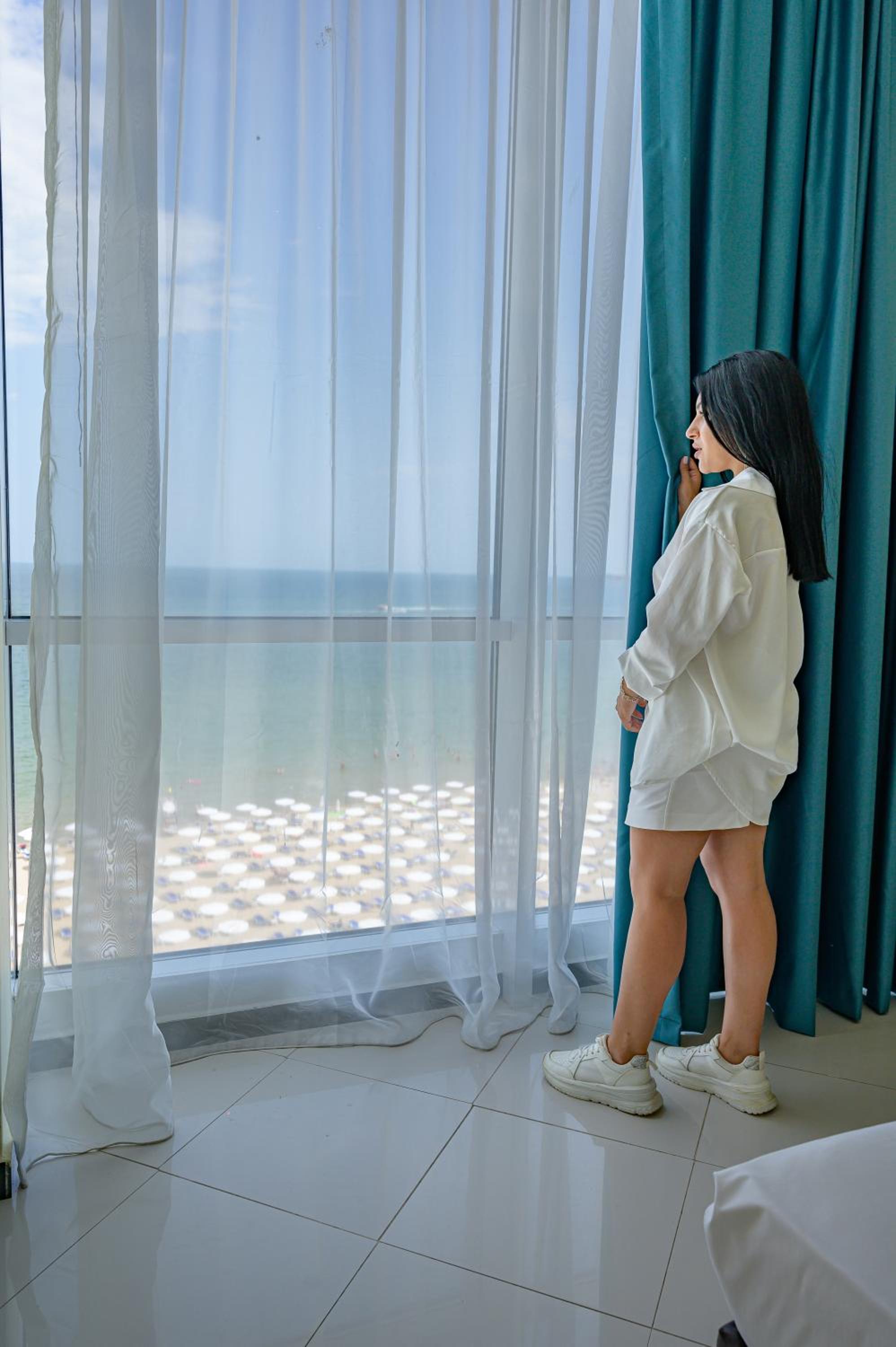 One-Bedroom Suite With Balcony (2 Adults + 1 Child)