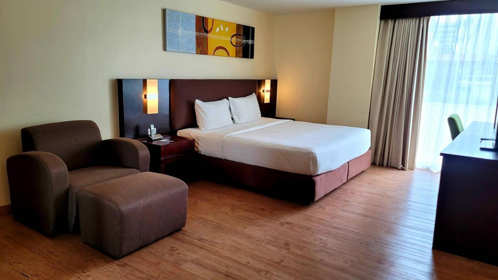 Executive Suite photo 2