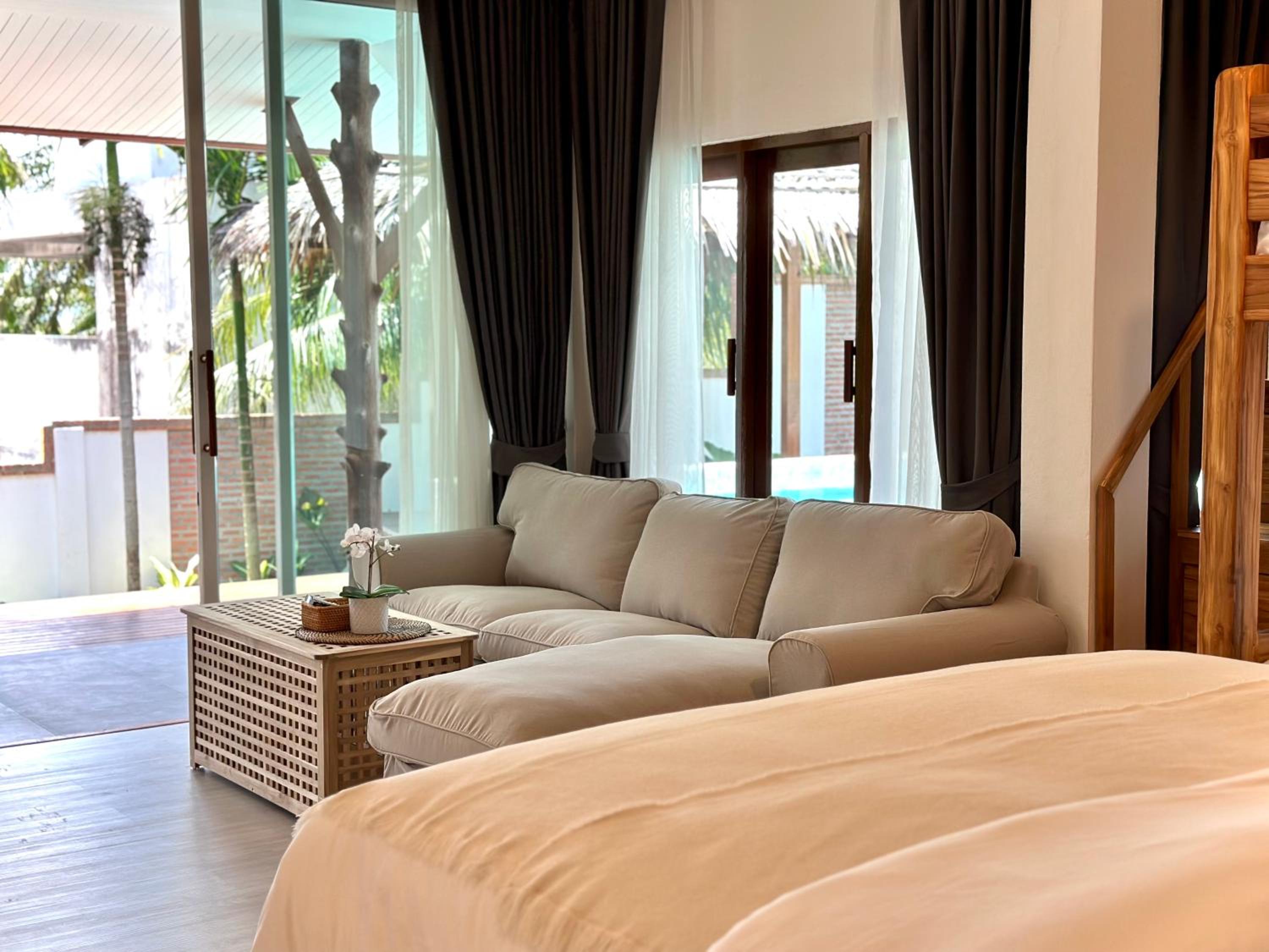 Villa with Private Pool - Photo 53