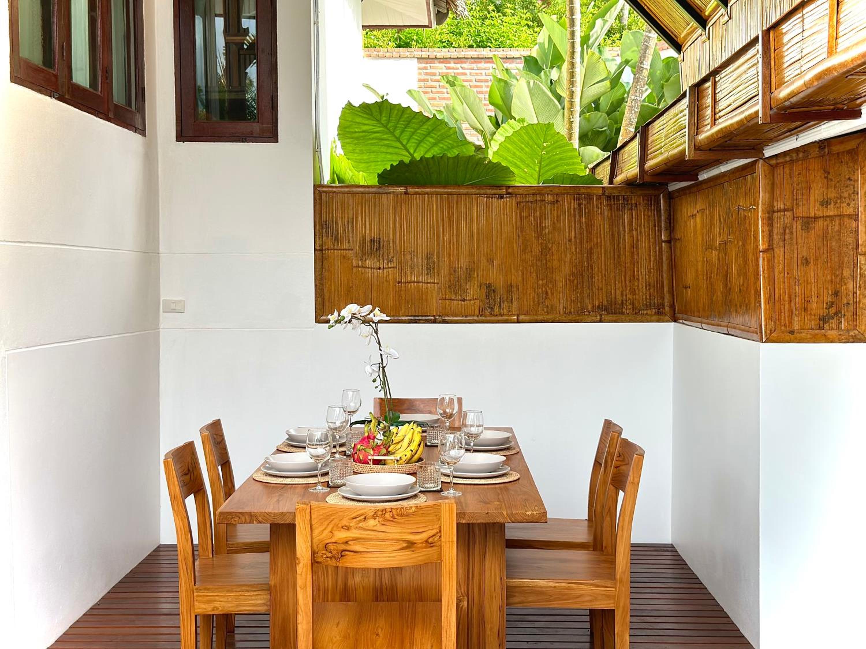 Villa with Private Pool - Photo 32