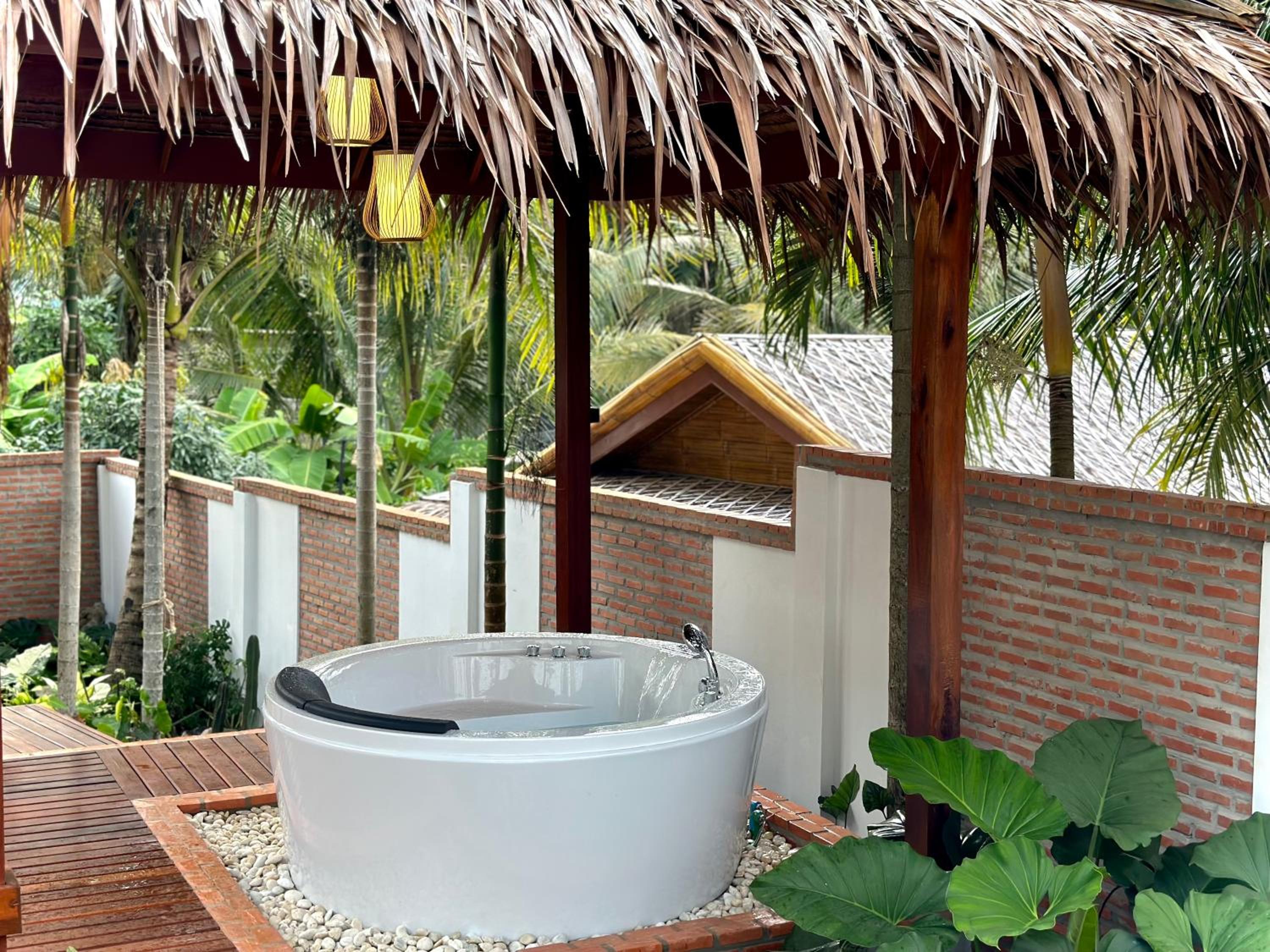 Villa with Private Pool - Photo 75