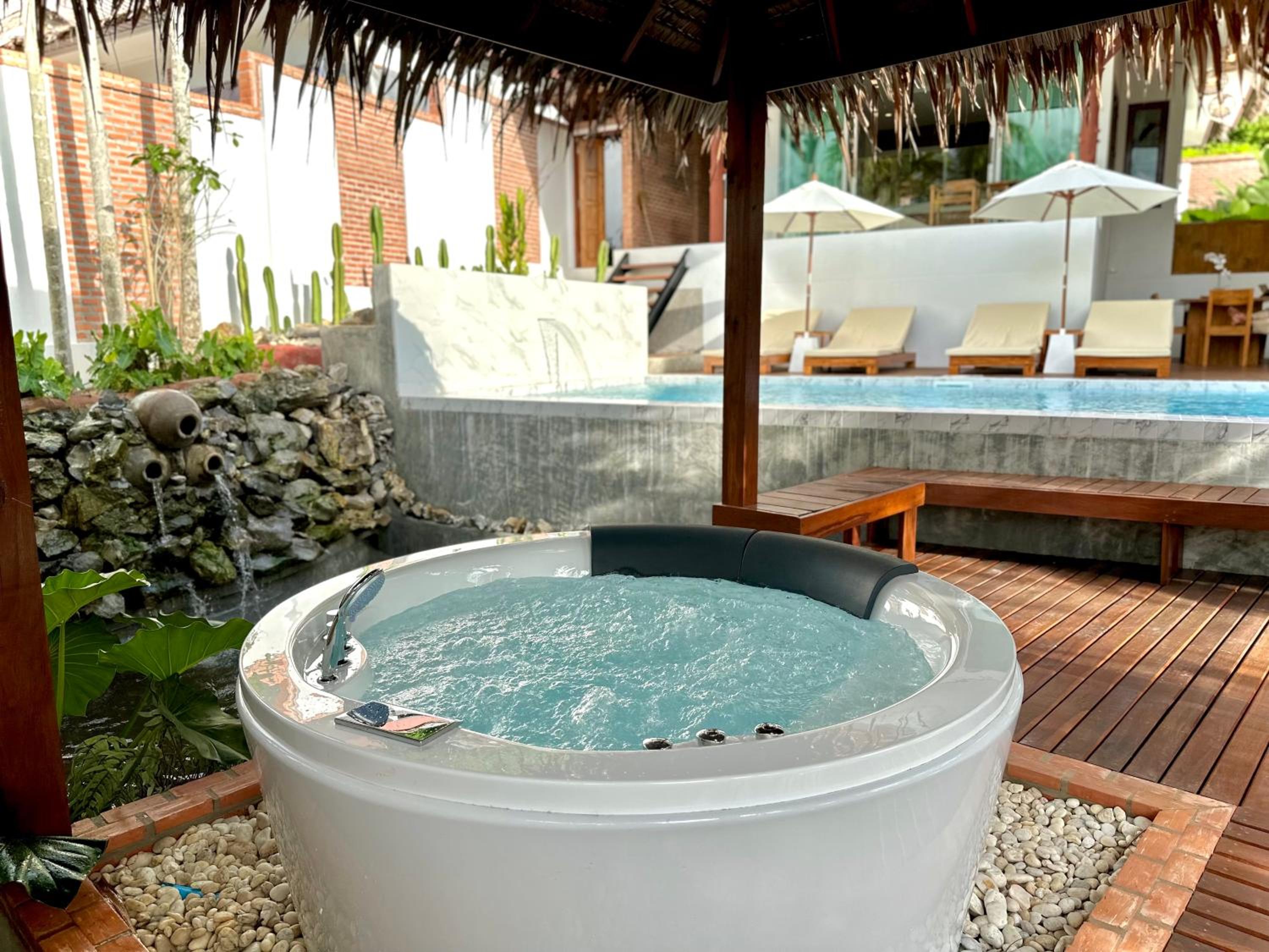 Villa with Private Pool - Photo 74