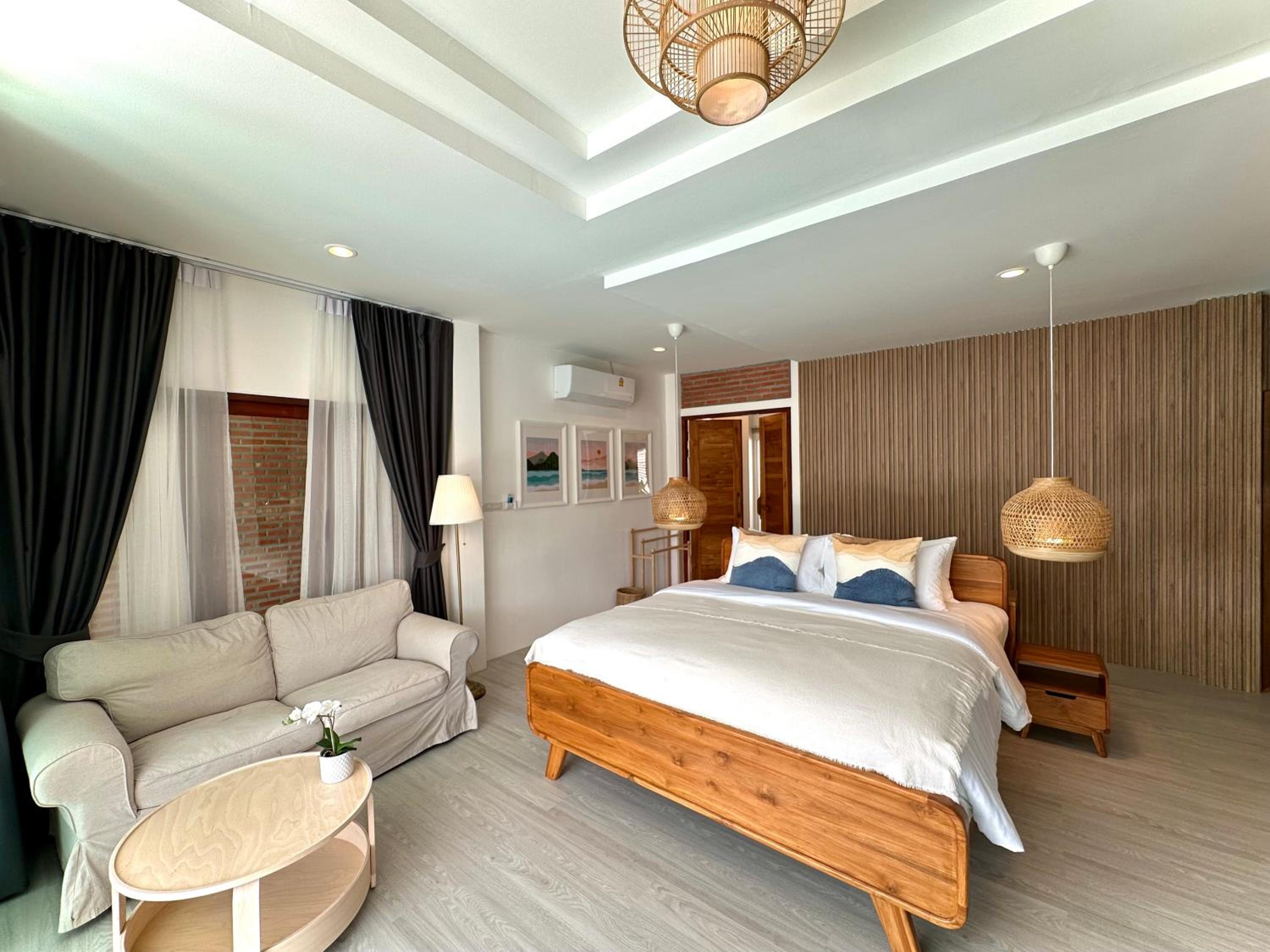 Villa with Private Pool - Photo 4
