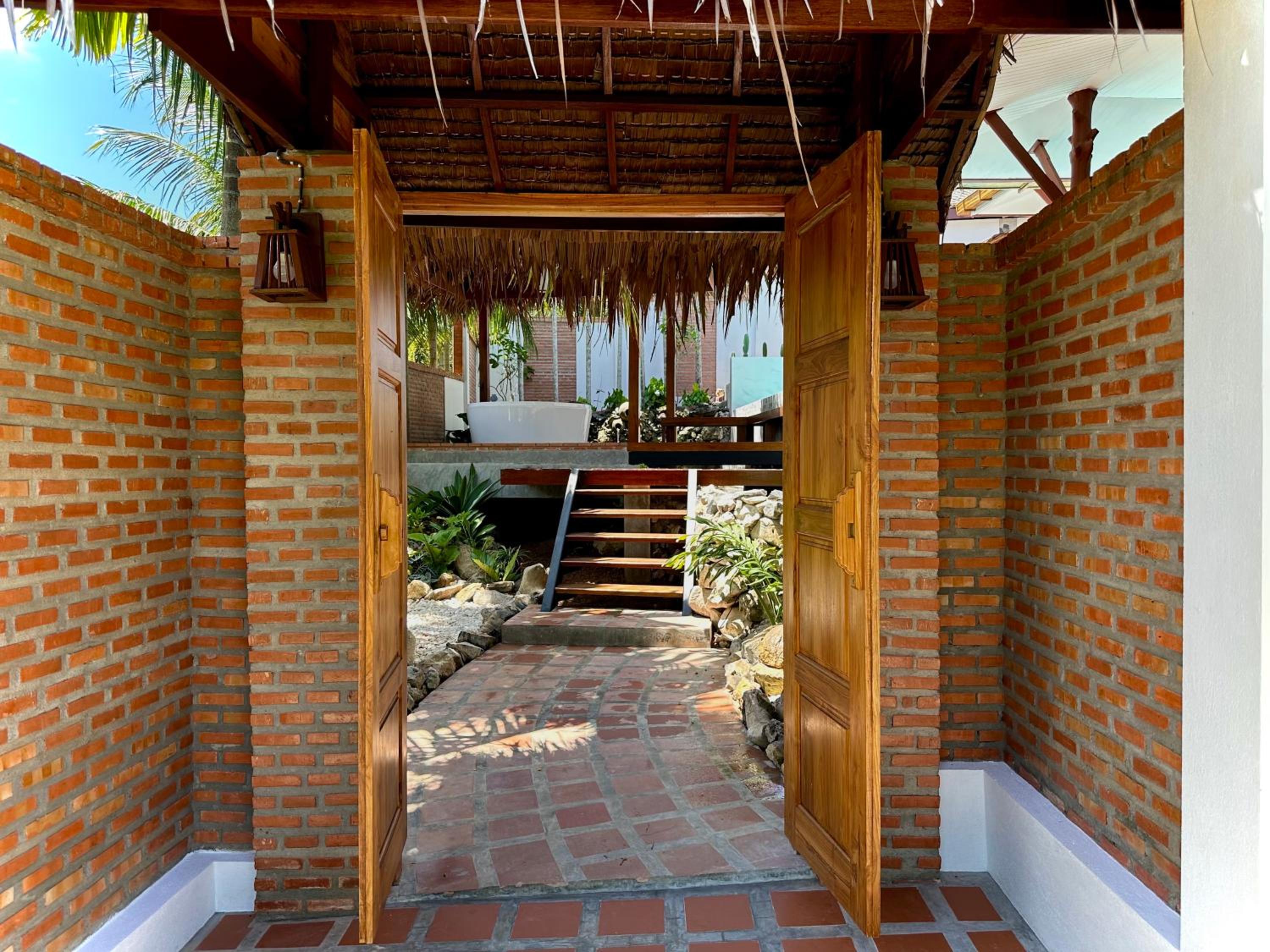 Villa with Private Pool - Photo 27