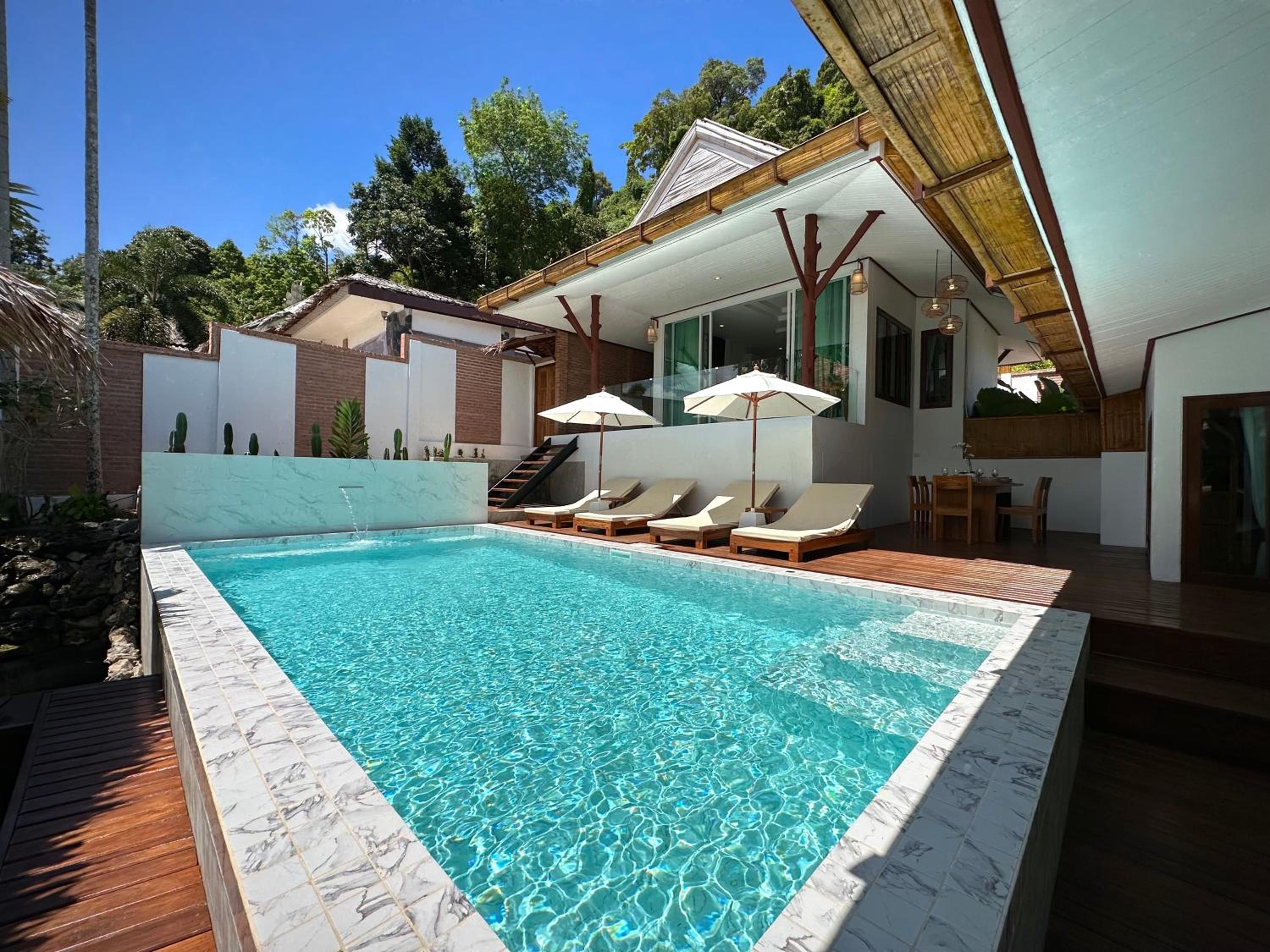 Villa with Private Pool - Photo 67