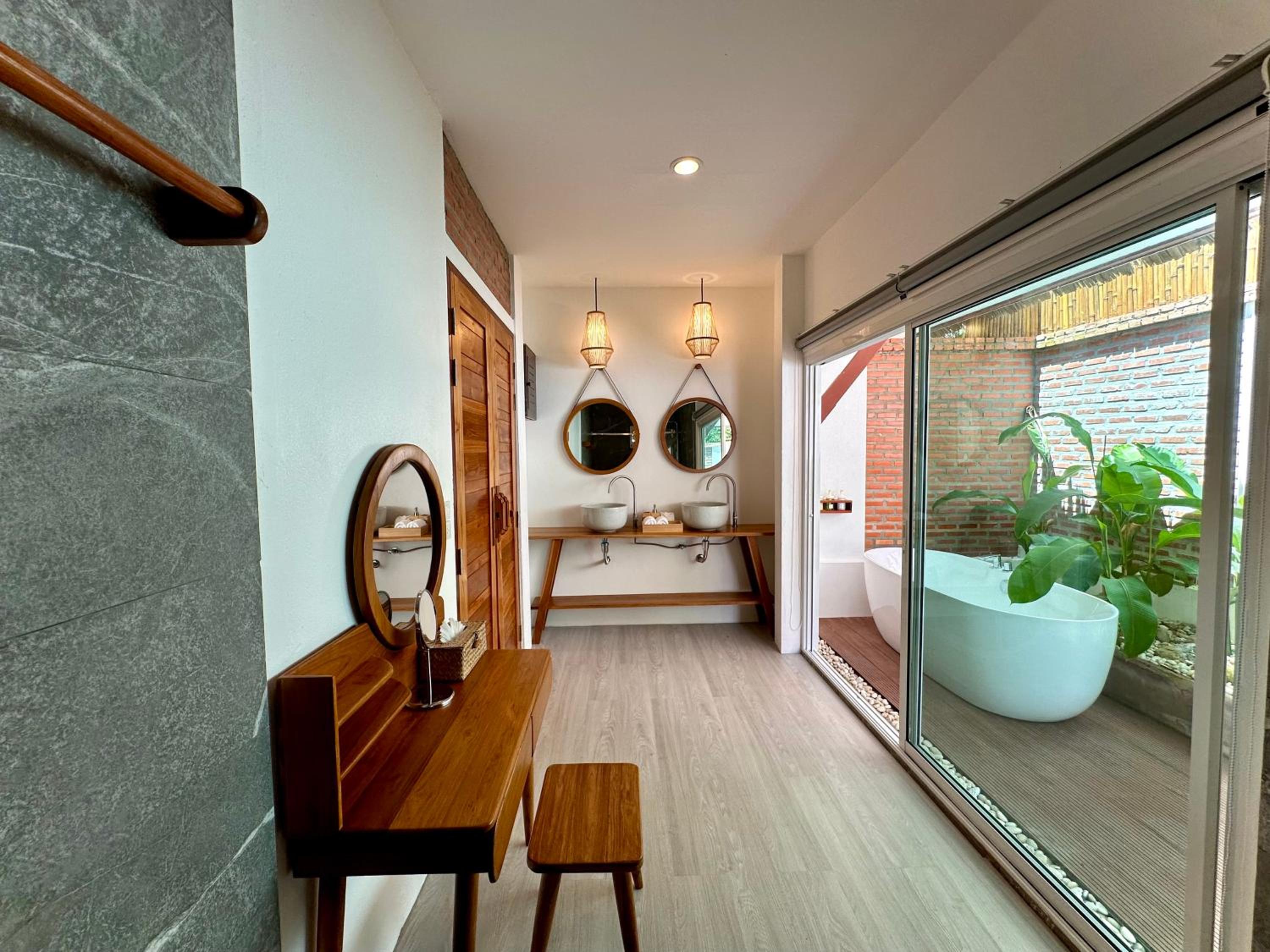Villa with Private Pool - Photo 85