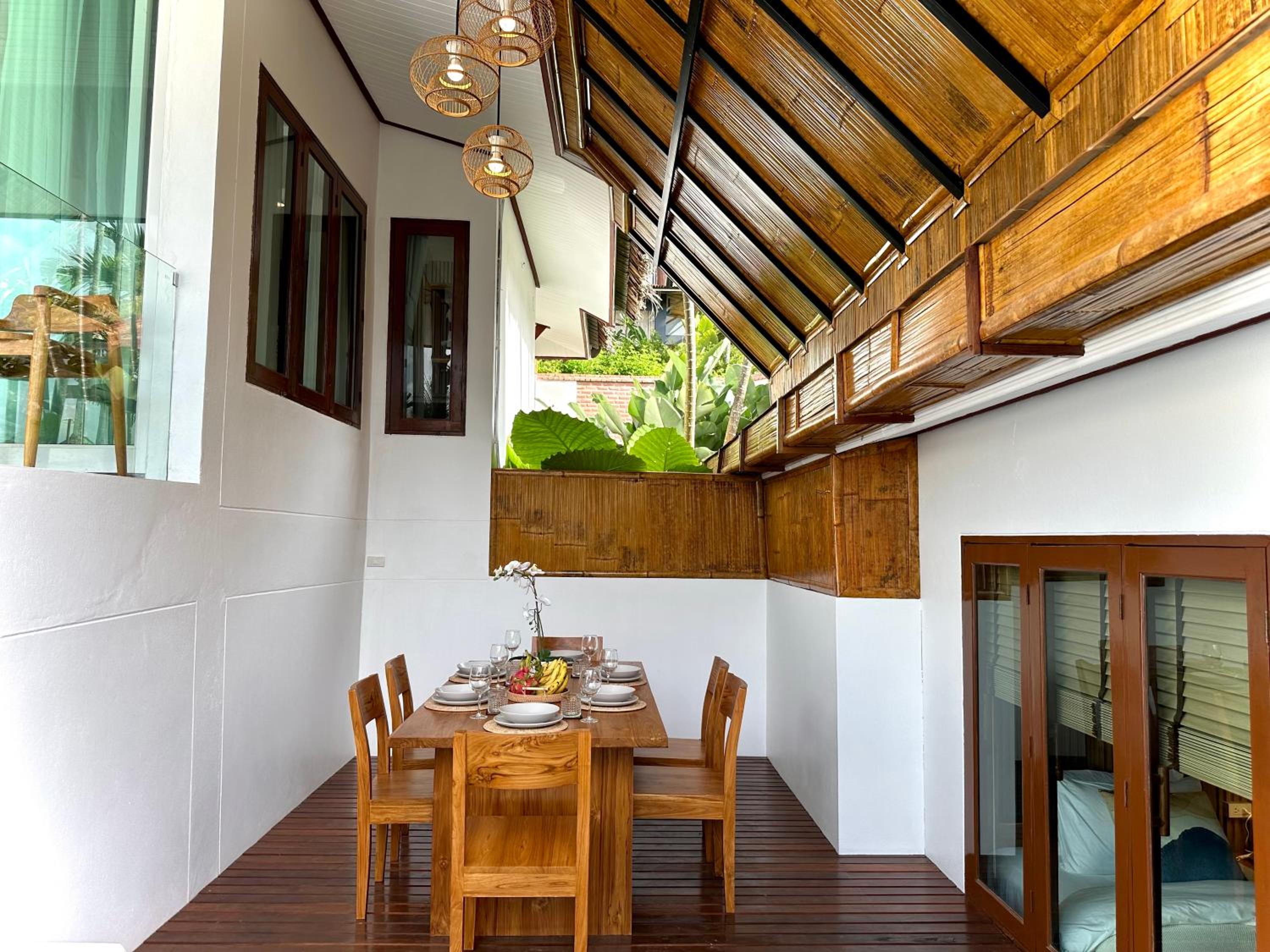 Villa with Private Pool - Photo 33