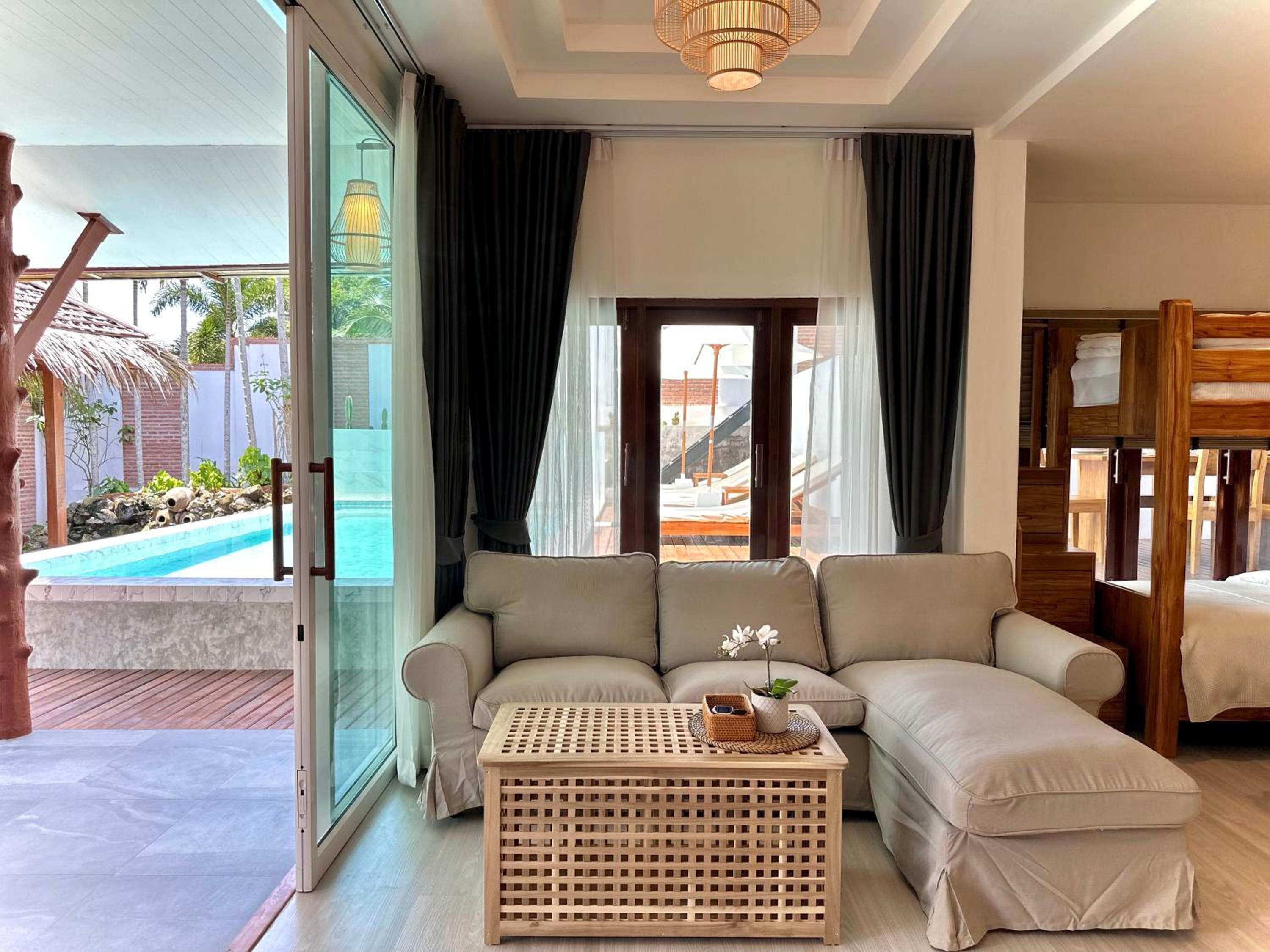 Villa with Private Pool - Photo 52